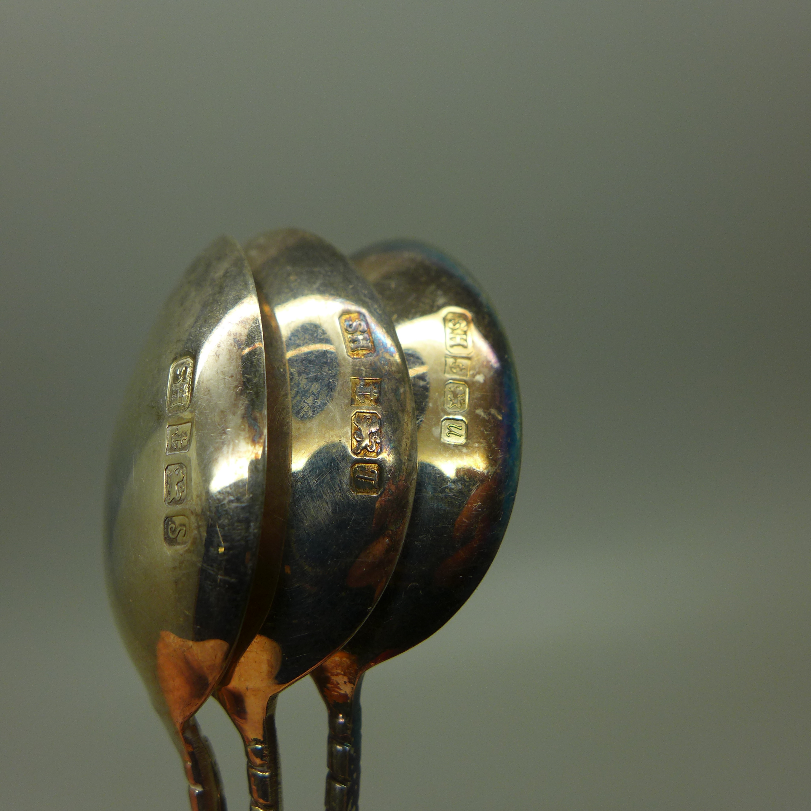Golfing interest, two lady's silver golfing spoons and five others, 63g - Image 3 of 3