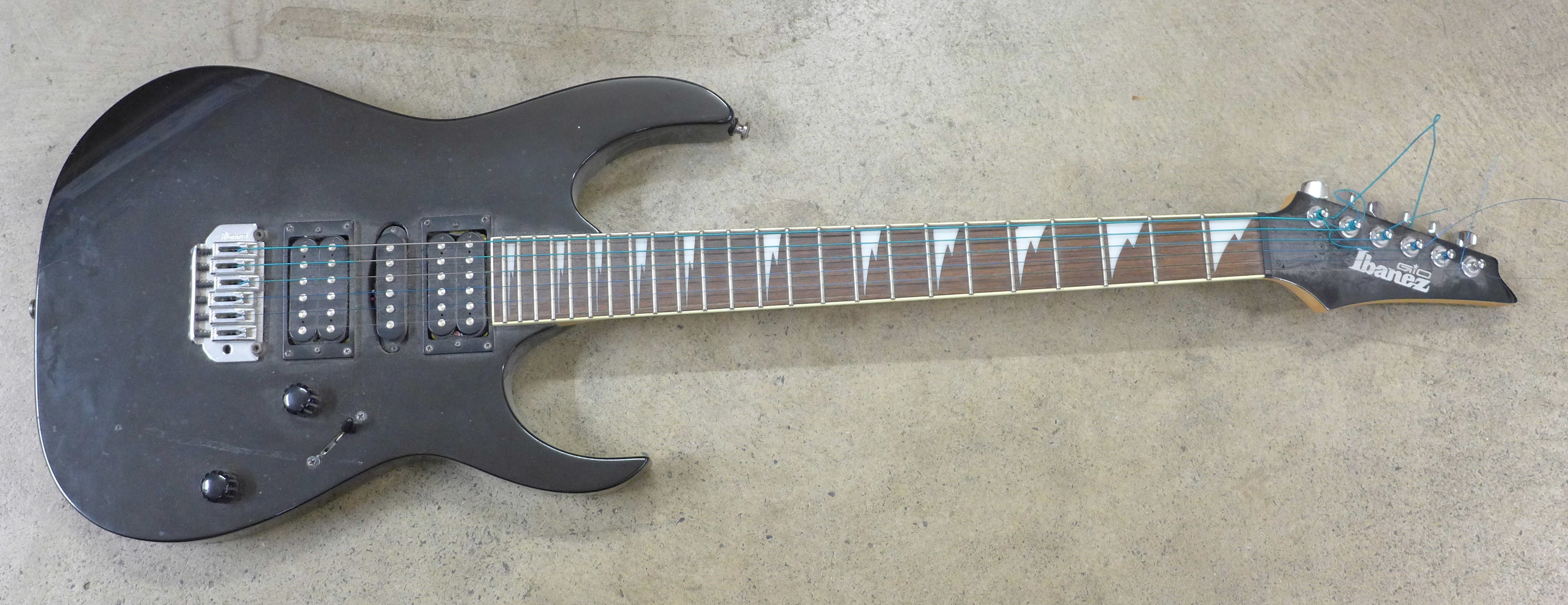 A Gio Ibanez electric guiter