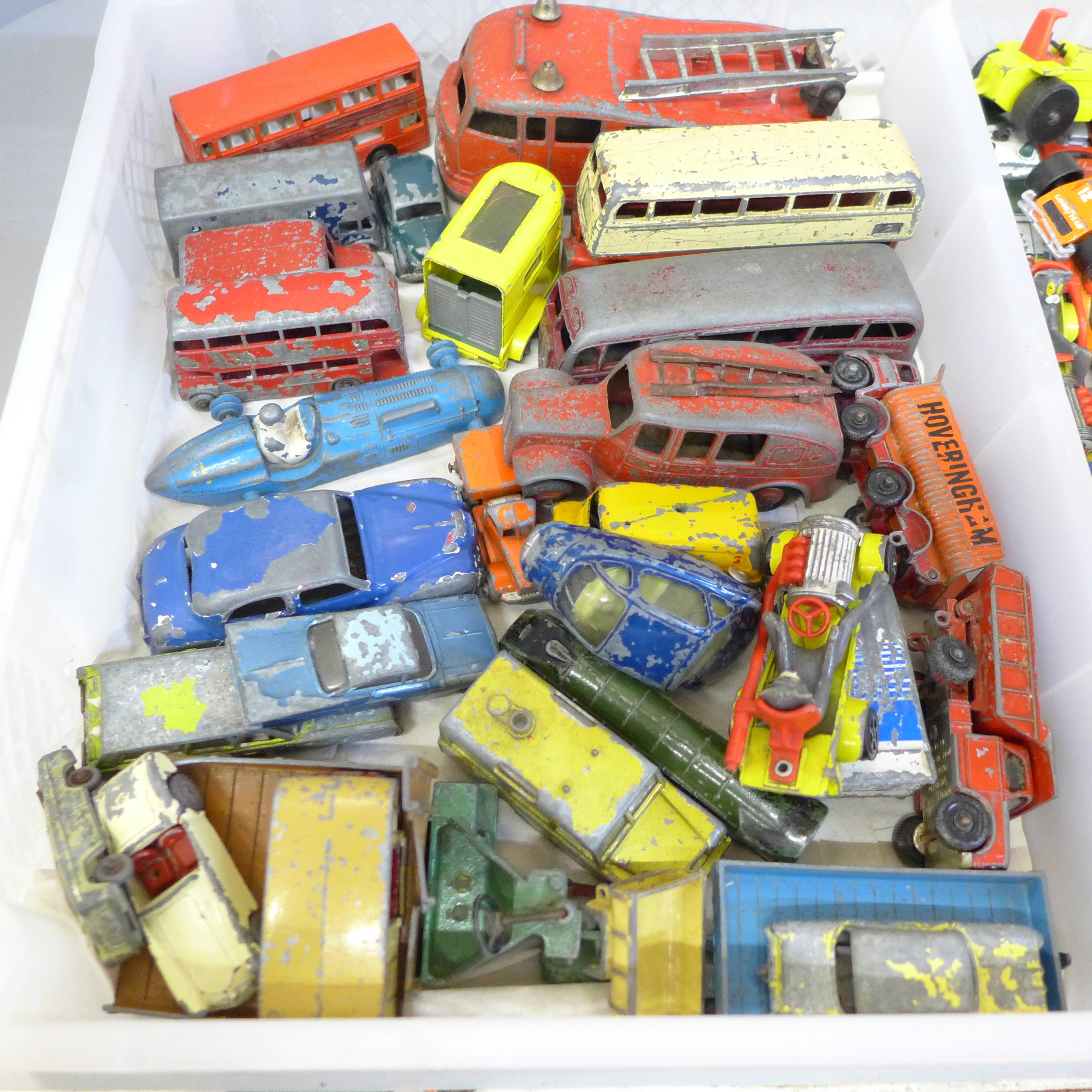 Dinky, Matchbox and other die-cast model vehicles, playworn - Bild 2 aus 4