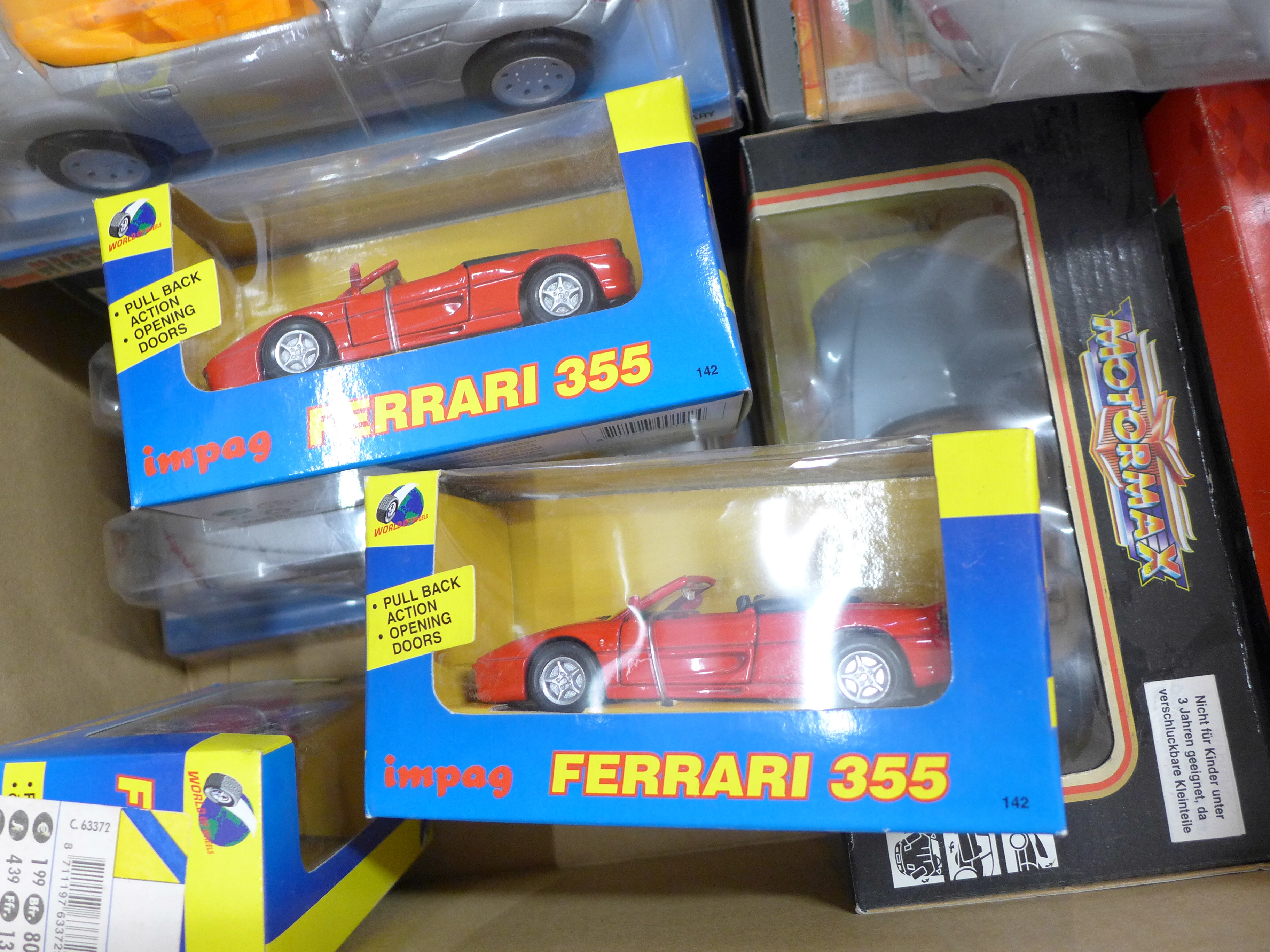 A collection of model sports cars, boxed - Bild 5 aus 6