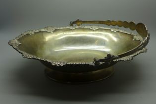 A large silver basket, 612g