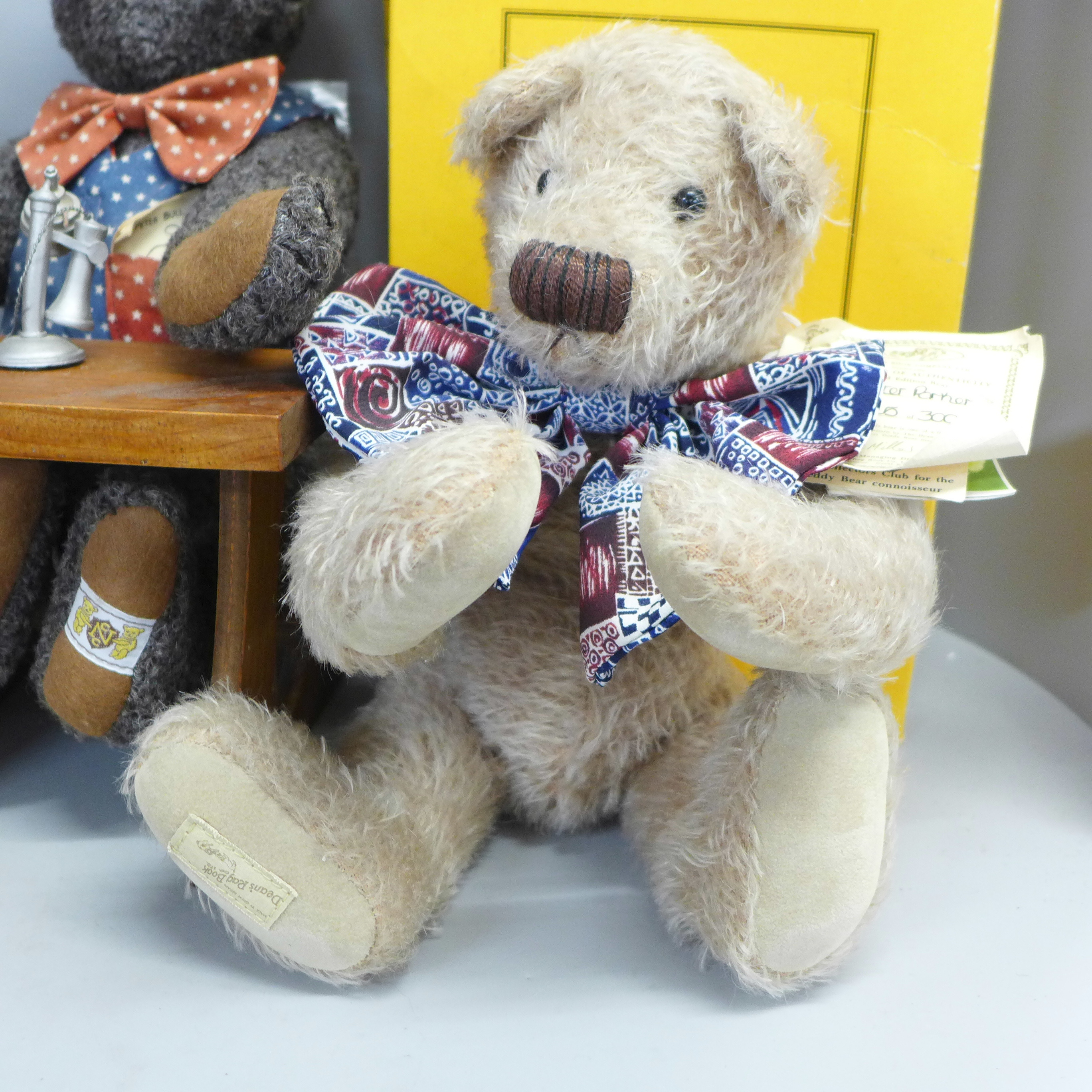 A Nisbet Celebrity Collection Theodor B. Bear, no. 1222 with certificate, a boxed Dean's bear, - Bild 6 aus 7