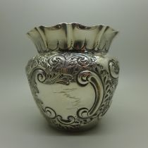 A silver pot/vase, Sheffield 1901, 136g