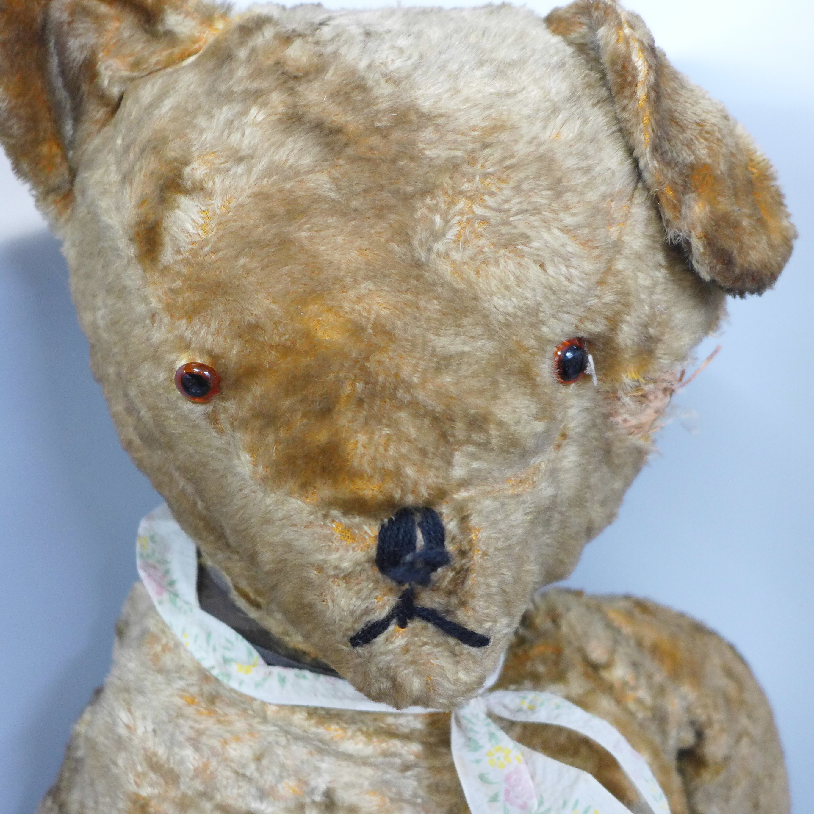 A large plush jointed straw filled vintage Teddy bear, a/f - Bild 2 aus 6