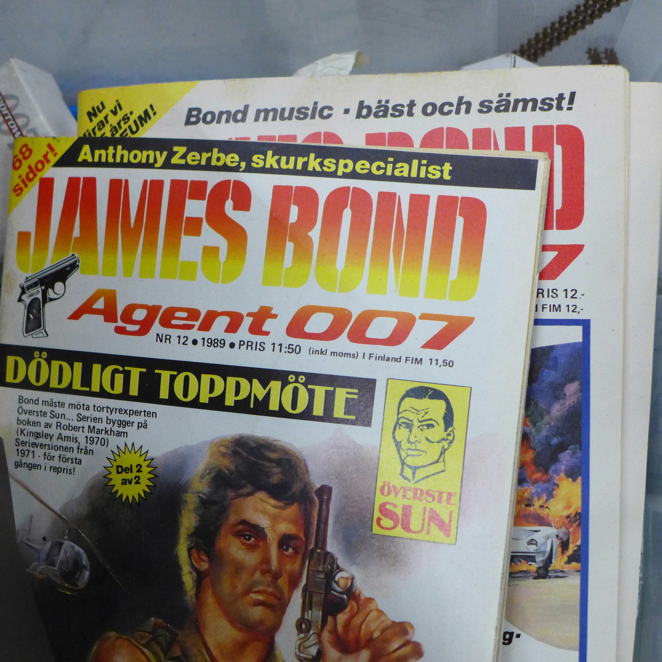 A collection of James Bond toys, etc., including vehicles, a Corgi Toys Aston Martin, etc. - Bild 2 aus 5