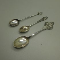 Three silver commemorative spoons, 35g