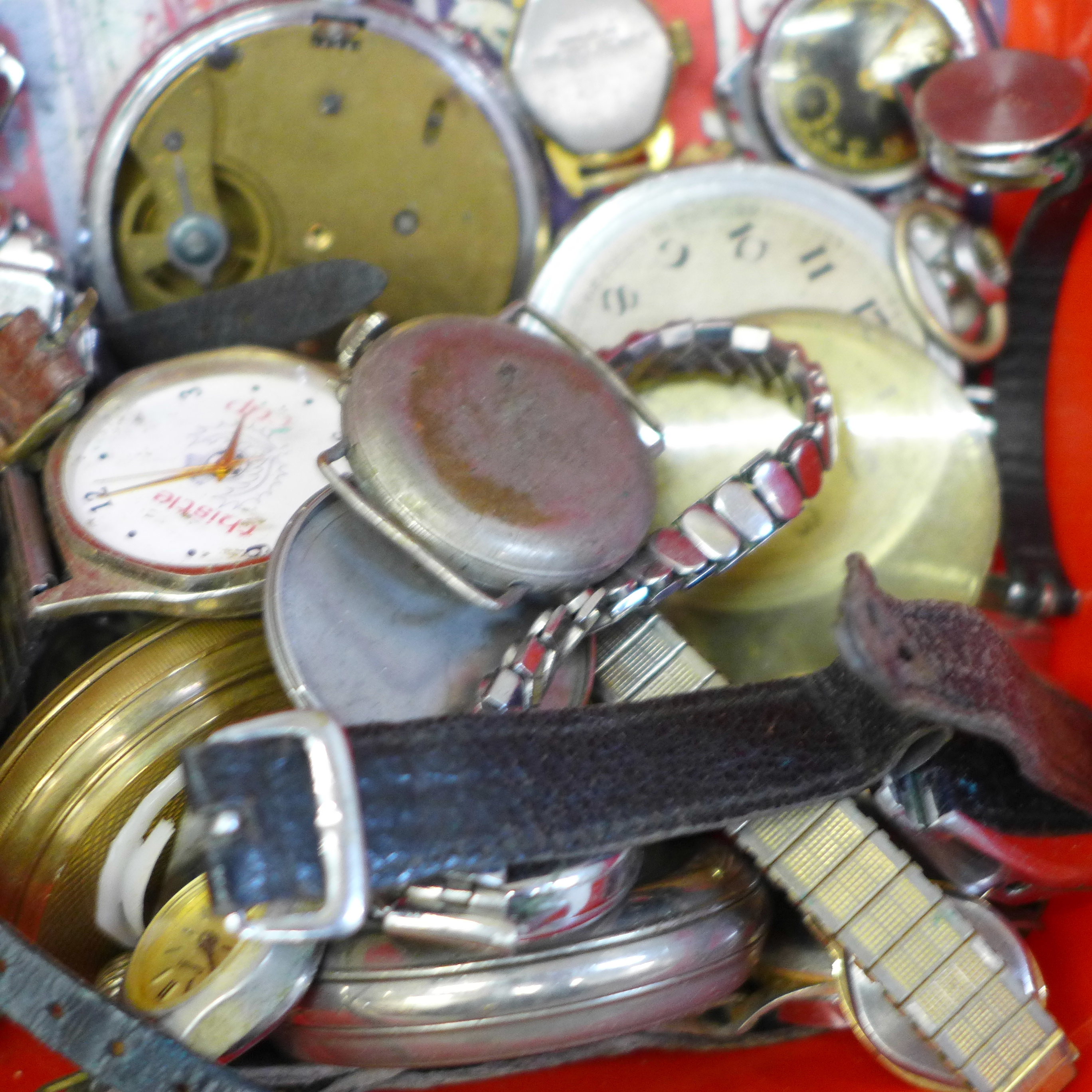 A collection of pocket watch and wristwatch movements and cases, for spares/repair - Image 2 of 5