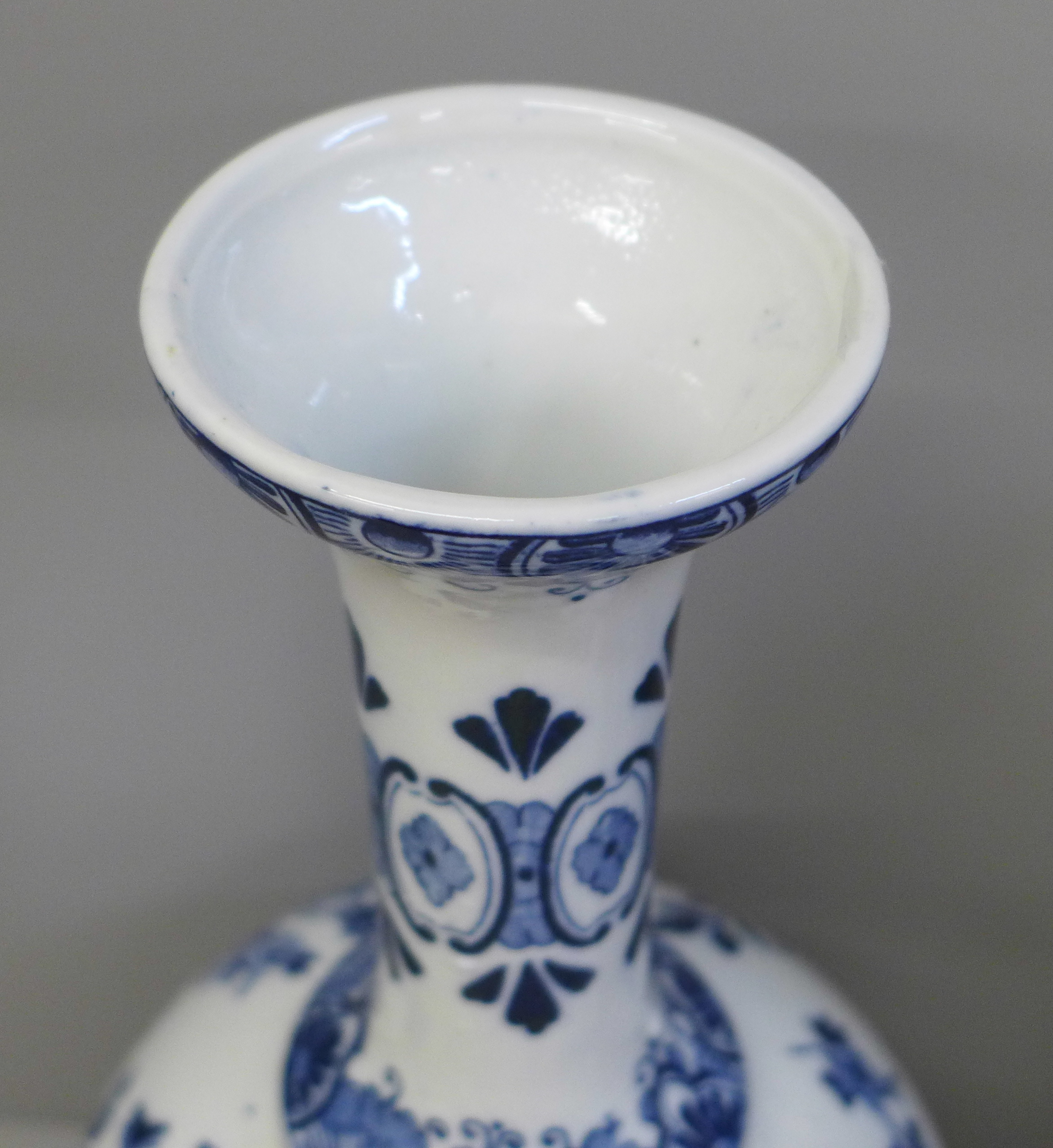 A Delft vase, a blue and white oriental vase and two other items - Image 5 of 8