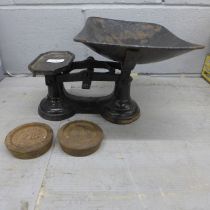 Kitchen scales, weights and shoe last **PLEASE NOTE THIS LOT IS NOT ELIGIBLE FOR POSTING AND