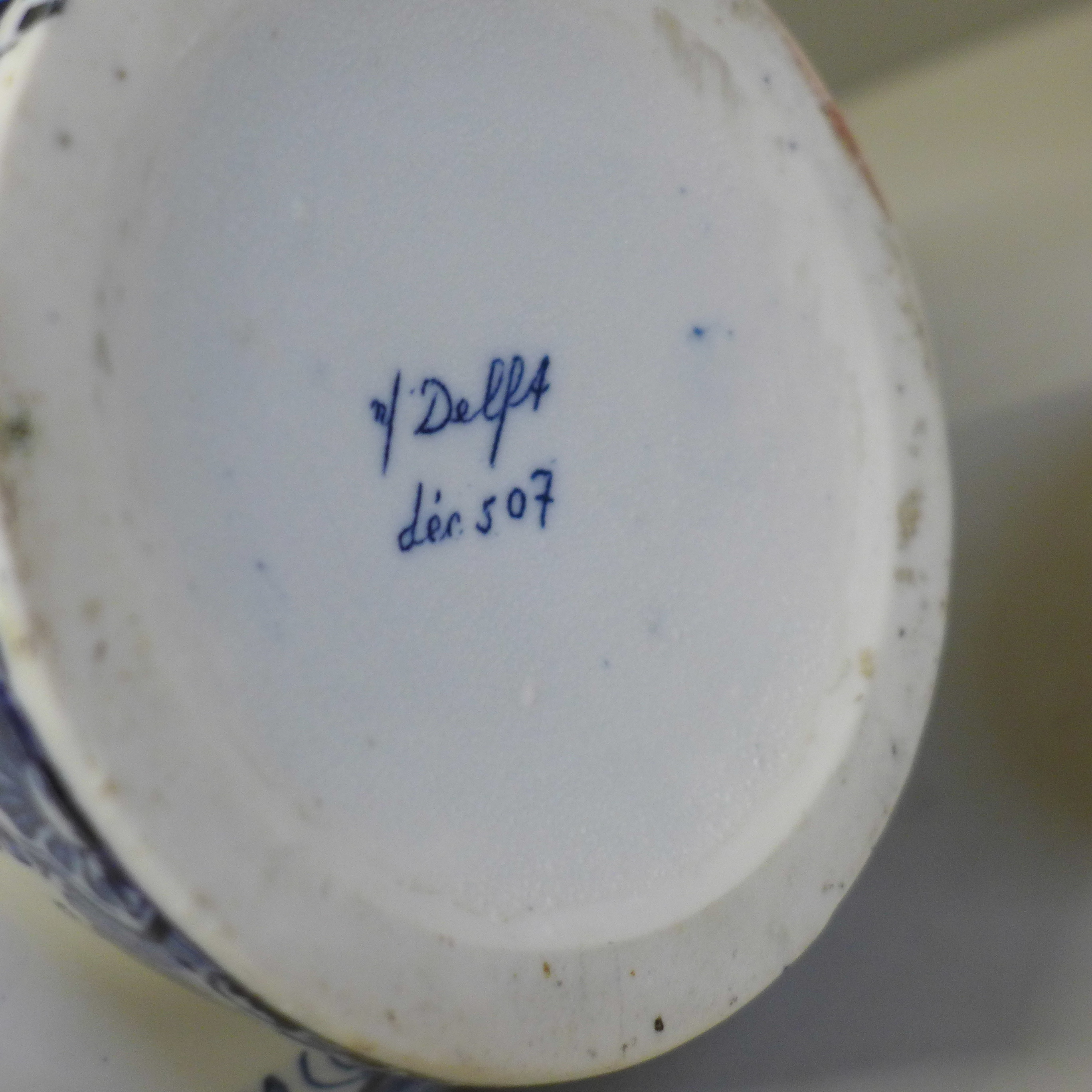 A Delft vase, a blue and white oriental vase and two other items - Image 7 of 8