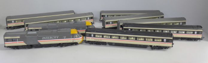 An Intercity 125 motor unit, an Intercity 125 dummy unit and seven Intercity coaches