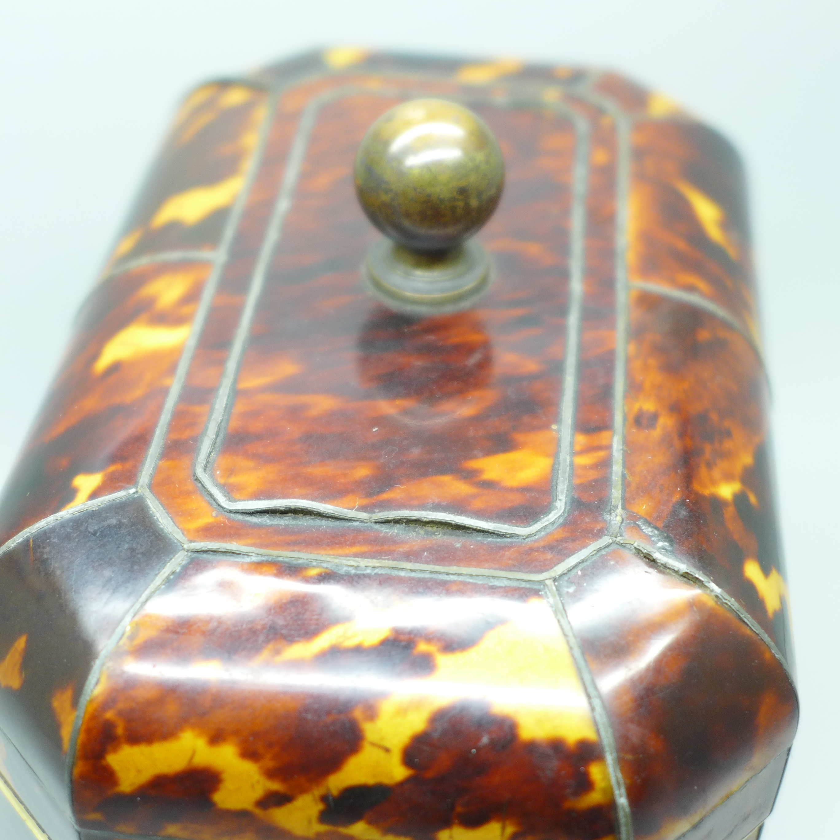 A George III tortoiseshell tea caddy. With non-transferable Standard Ivory Exemption Declaration, - Image 8 of 10