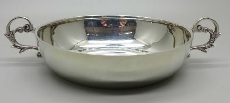 A silver two handled bowl/dish, Sheffield 1973, 93g