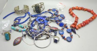 Assorted jewellery