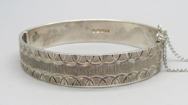 A silver bangle, Monomil Ltd., Birmingham, 1976, 35g