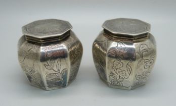 A pair of silver lidded spice boxes, Crighton & Sons, London 1912, 159g