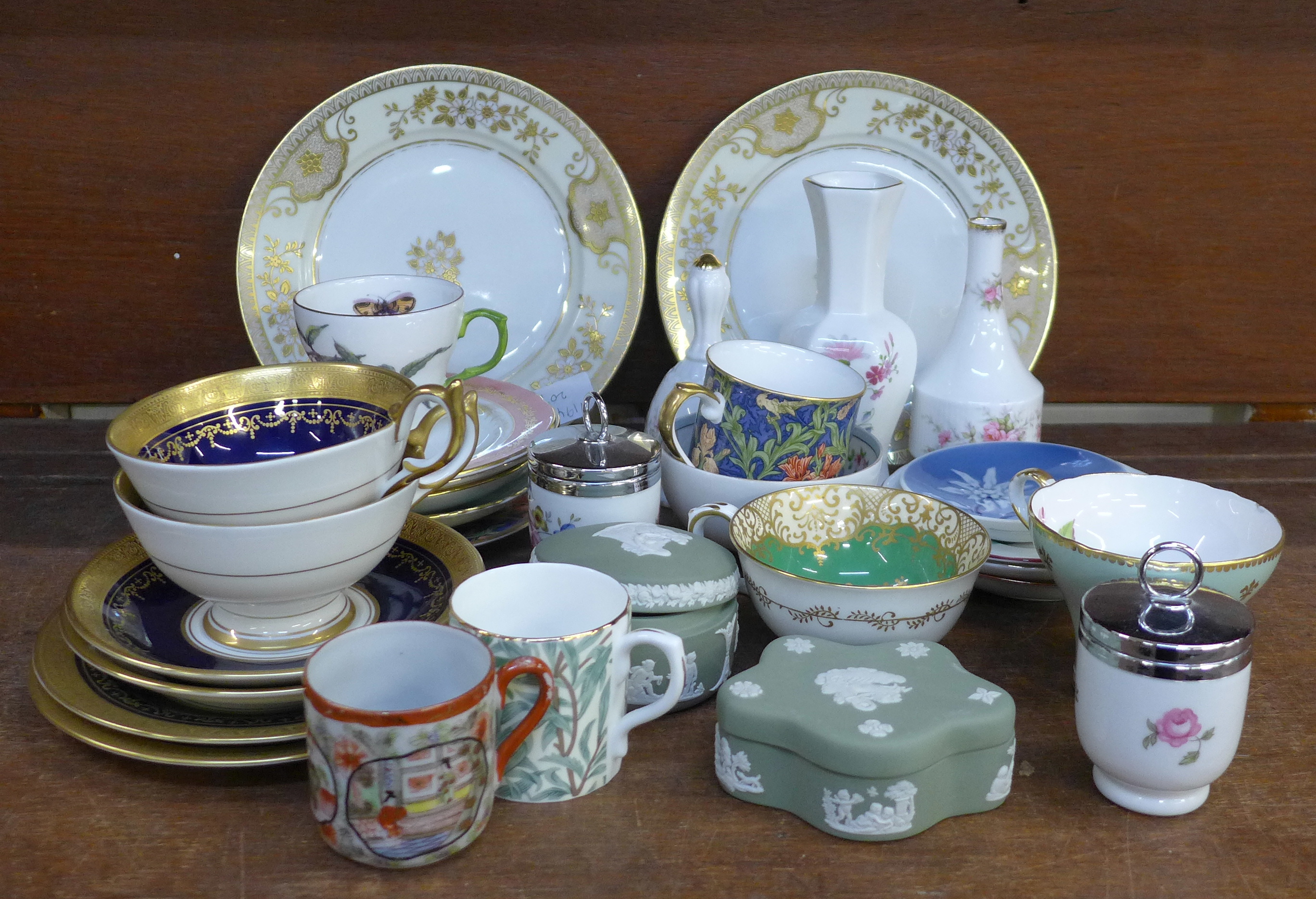 Decorative china including six cabinet cups and saucers, two Aynsley Georgian cobalt blue and gold