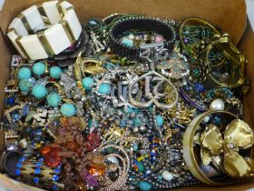 Costume jewellery