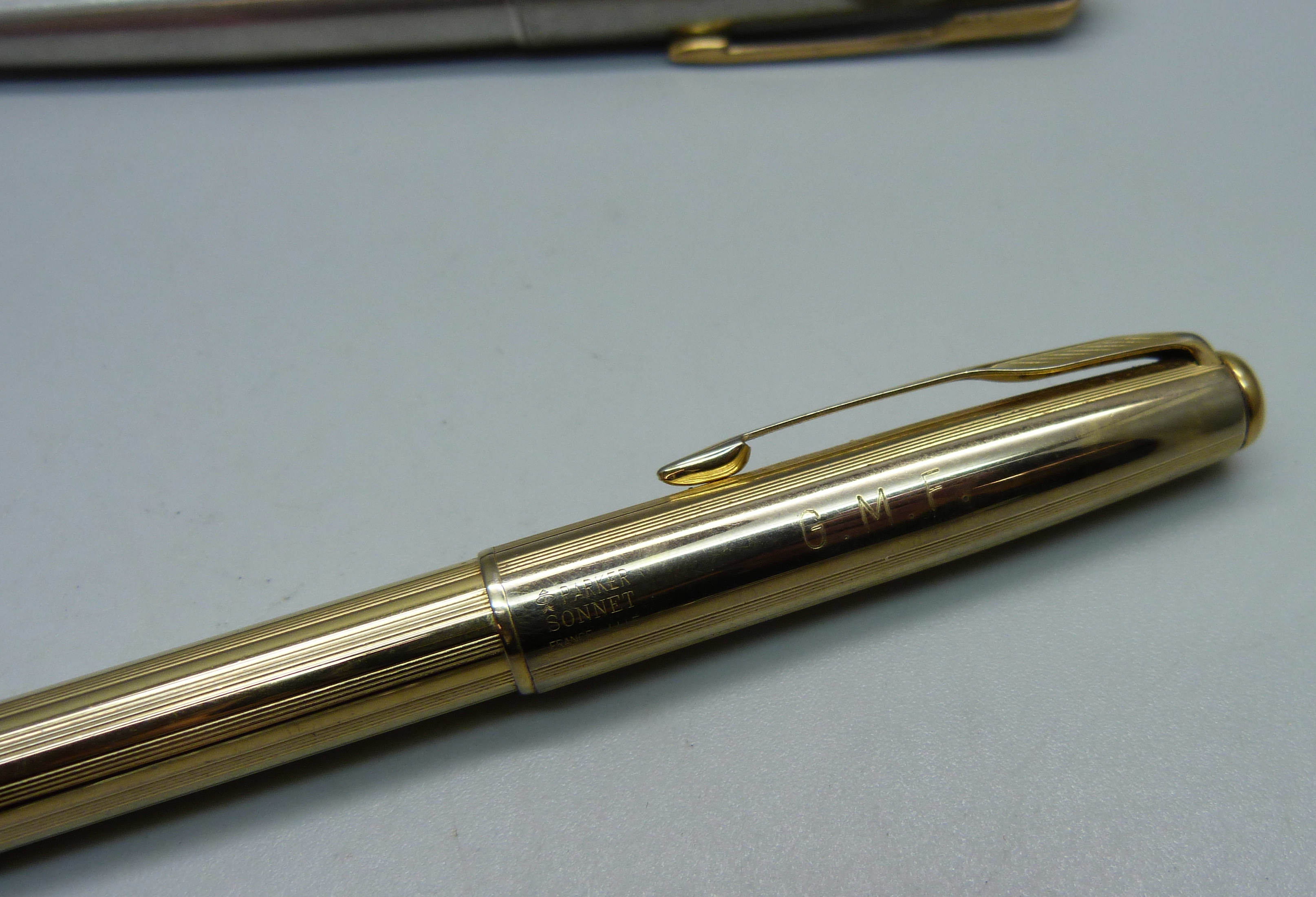 A Parker pen, barrel engraved, a/f and a Parker Sonnet pencil in gold plated casing - Image 3 of 5