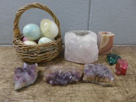 Agate eggs and mineral samples, malachite frog, etc. **PLEASE NOTE THIS LOT IS NOT ELIGIBLE FOR