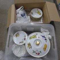 Royal Worcester Evesham, 25 pieces, 4 setting plus tureen **PLEASE NOTE THIS LOT IS NOT ELIGIBLE FOR