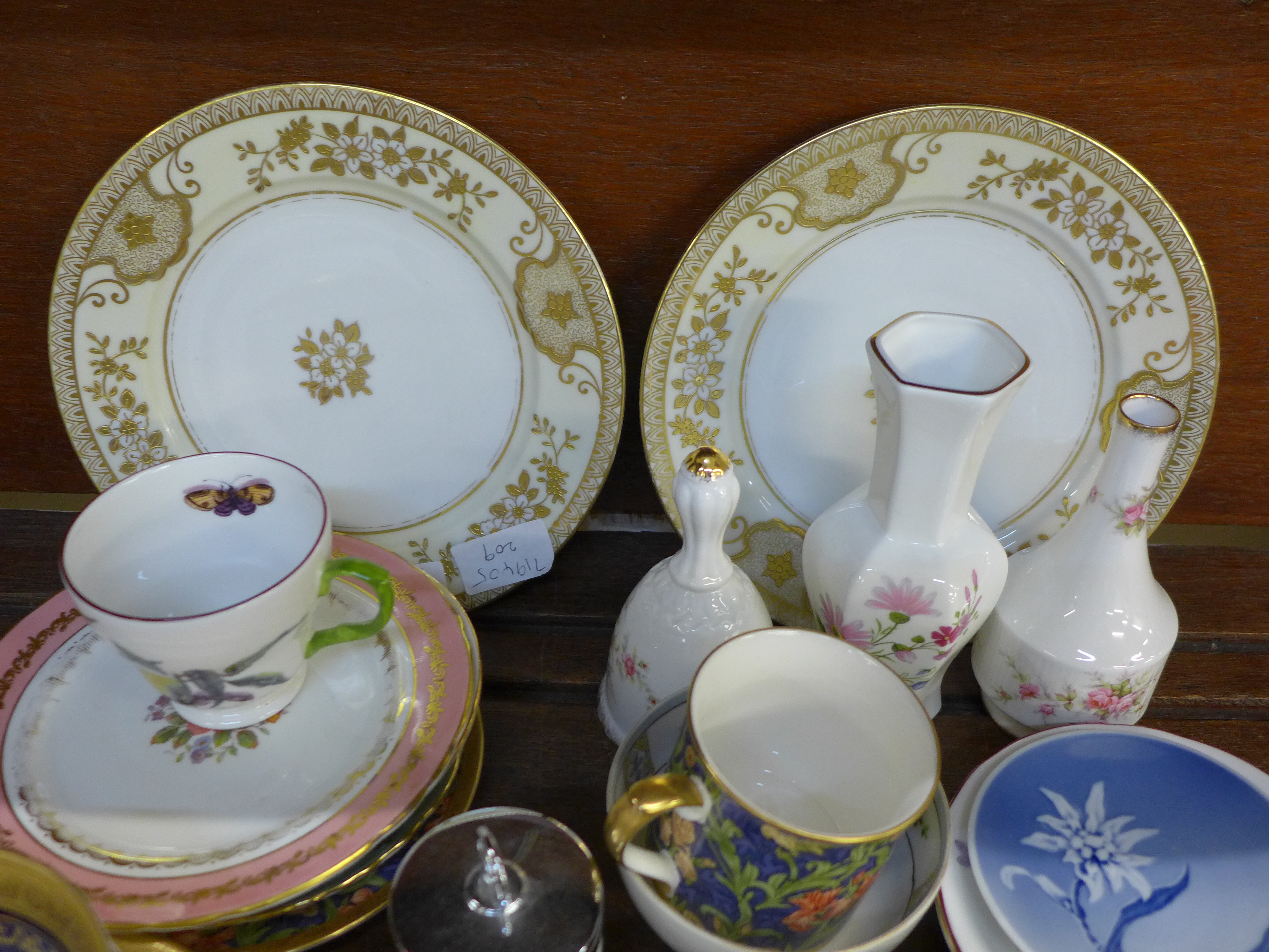 Decorative china including six cabinet cups and saucers, two Aynsley Georgian cobalt blue and gold - Image 2 of 6