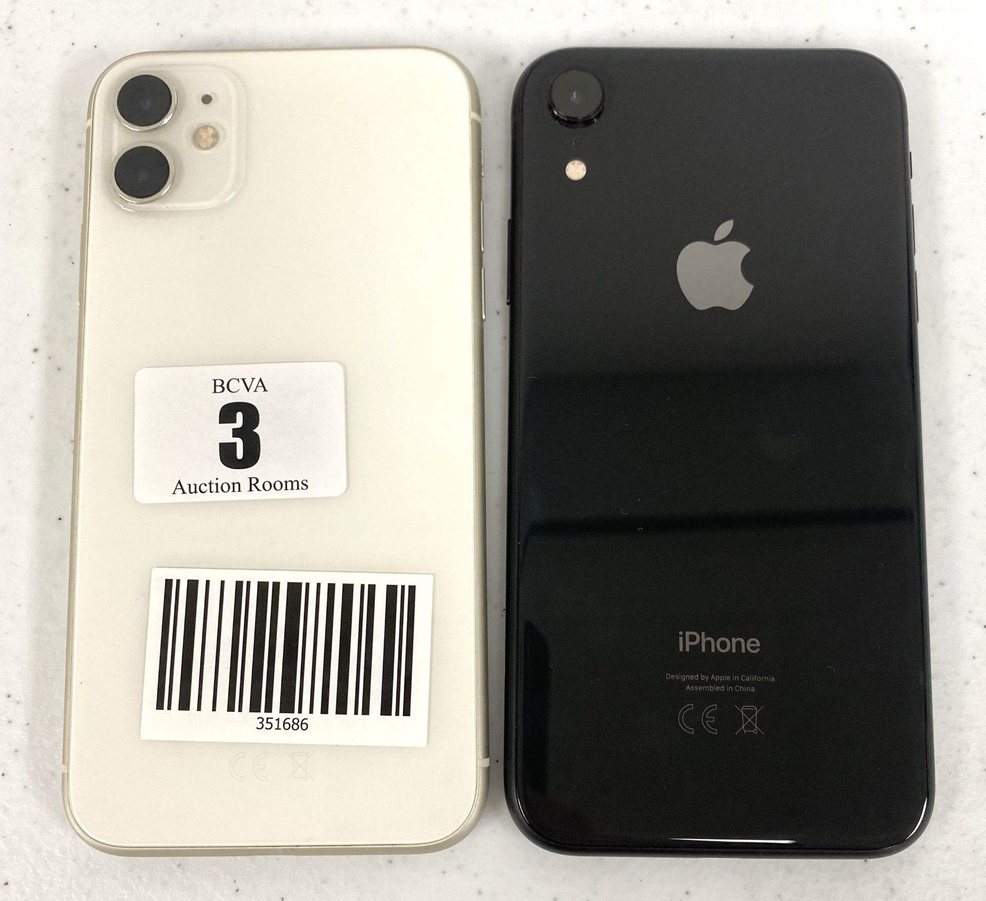SOLD FOR PARTS ONLY: A pre-owned Apple iPhone 11 (Global/A2221) 64GB in White (Blacklisted, sold for - Image 2 of 2