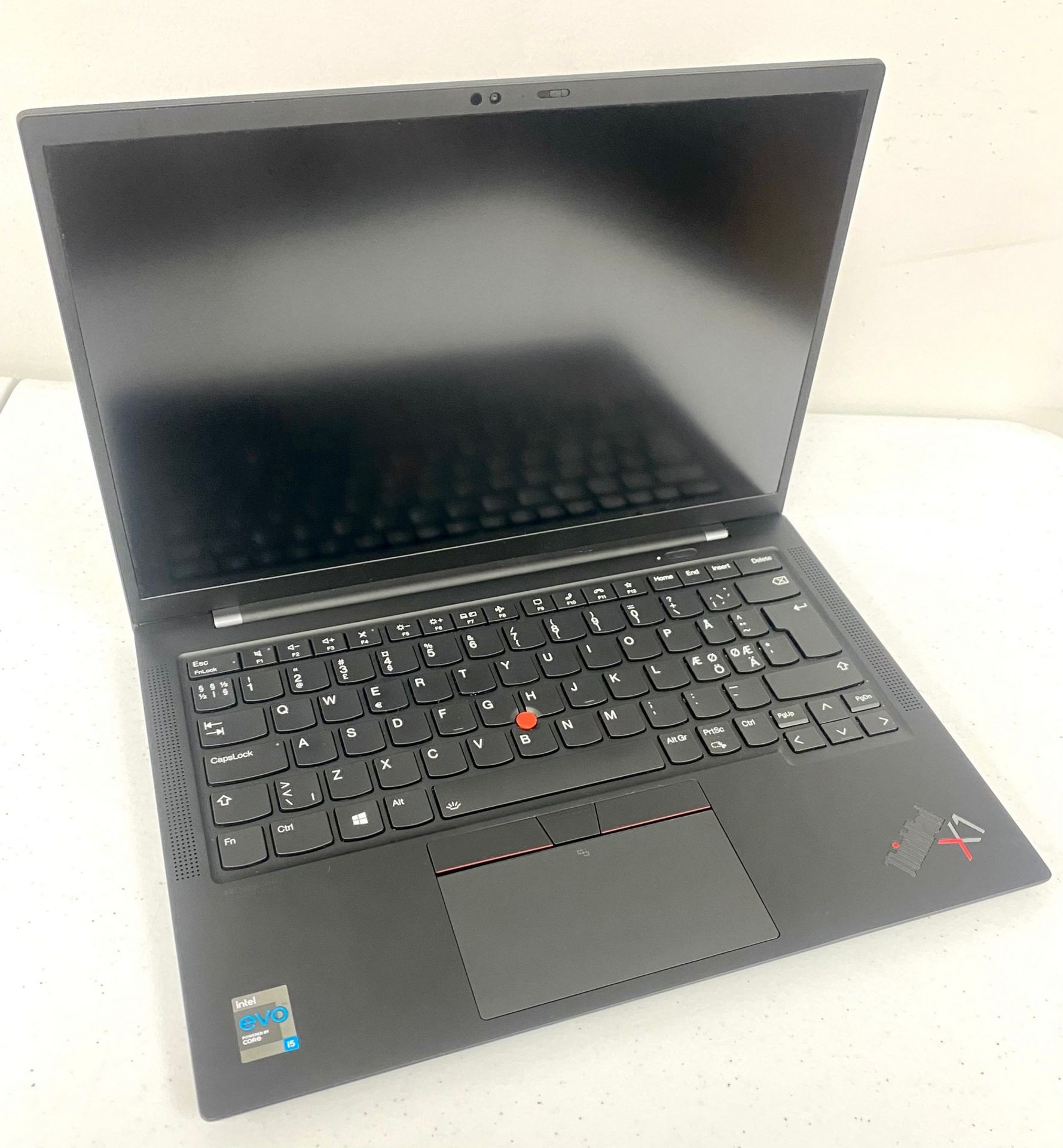 BATTERY FAULT: A pre-owned Lenovo ThinkPad X1 Gen 9 14" Laptop with Intel Core i5-1135G7 2.40GHz CPU