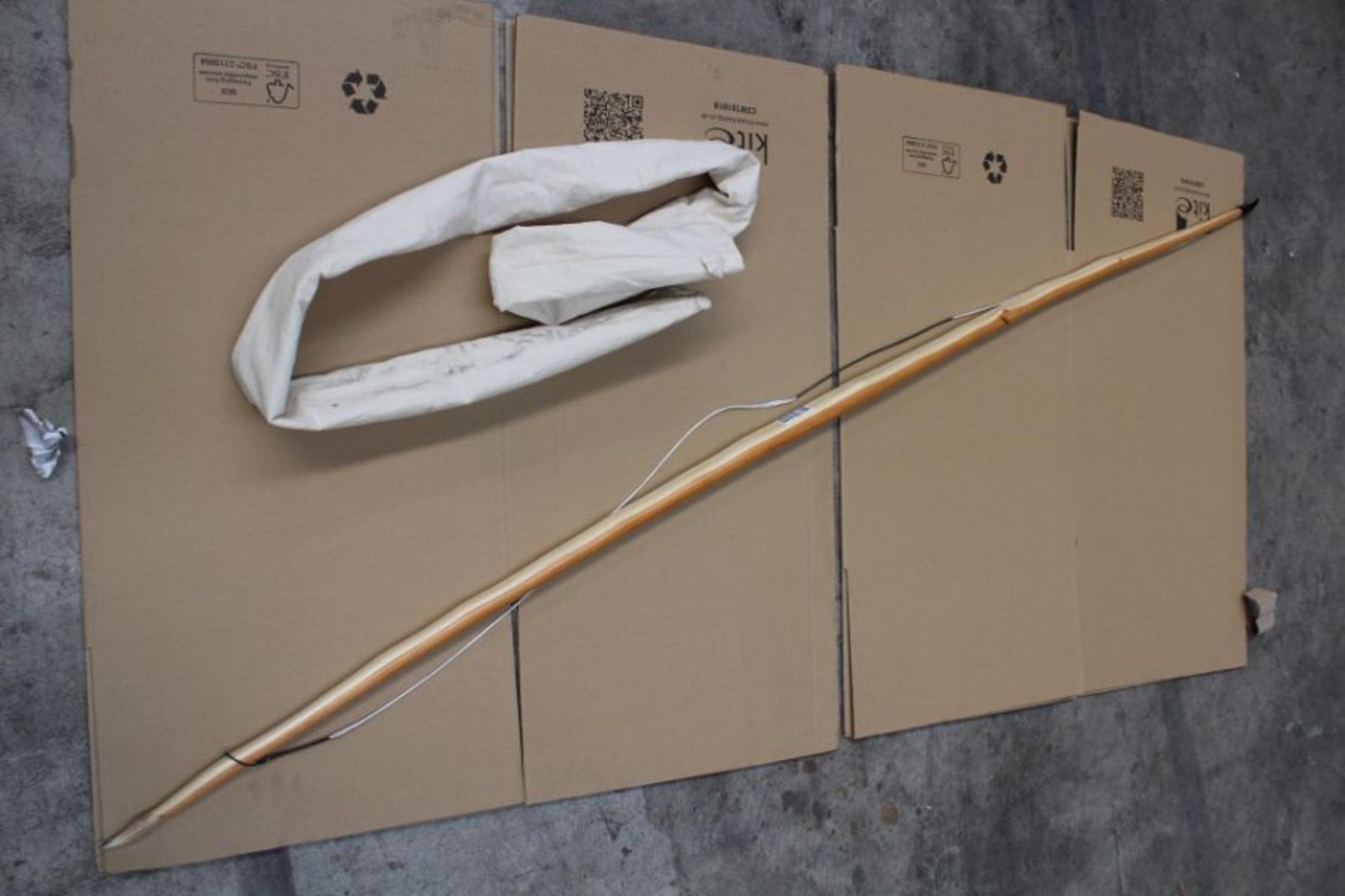 A Longbow (Approximately 200cm).