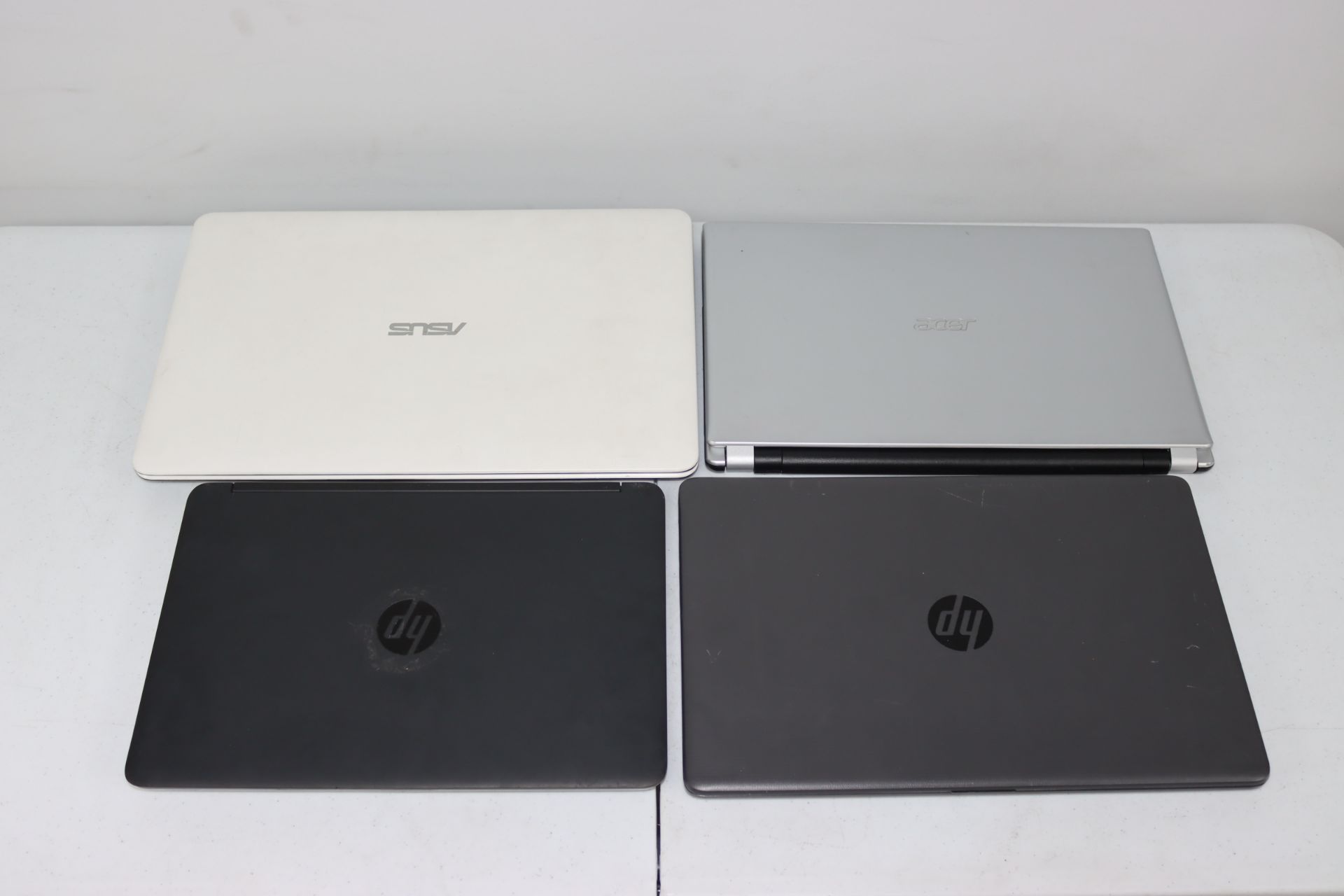 A quantity of pre-owned laptops, sold for parts to include HP, Dell & Lenovo (All items with hard dr - Image 5 of 5