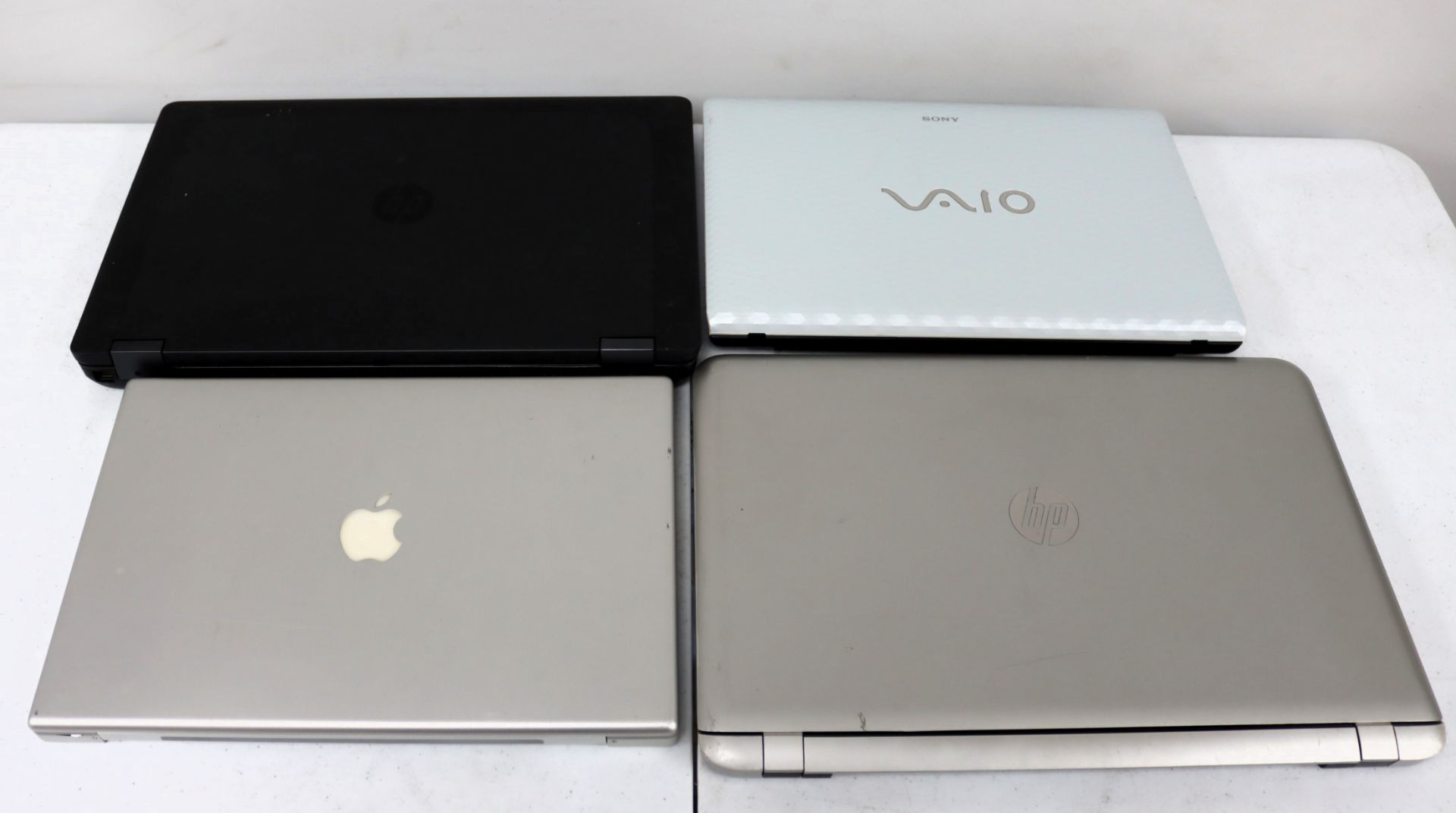 A quantity of pre-owned laptops, sold for parts to include HP, Dell & Lenovo (All items with hard dr - Image 3 of 5