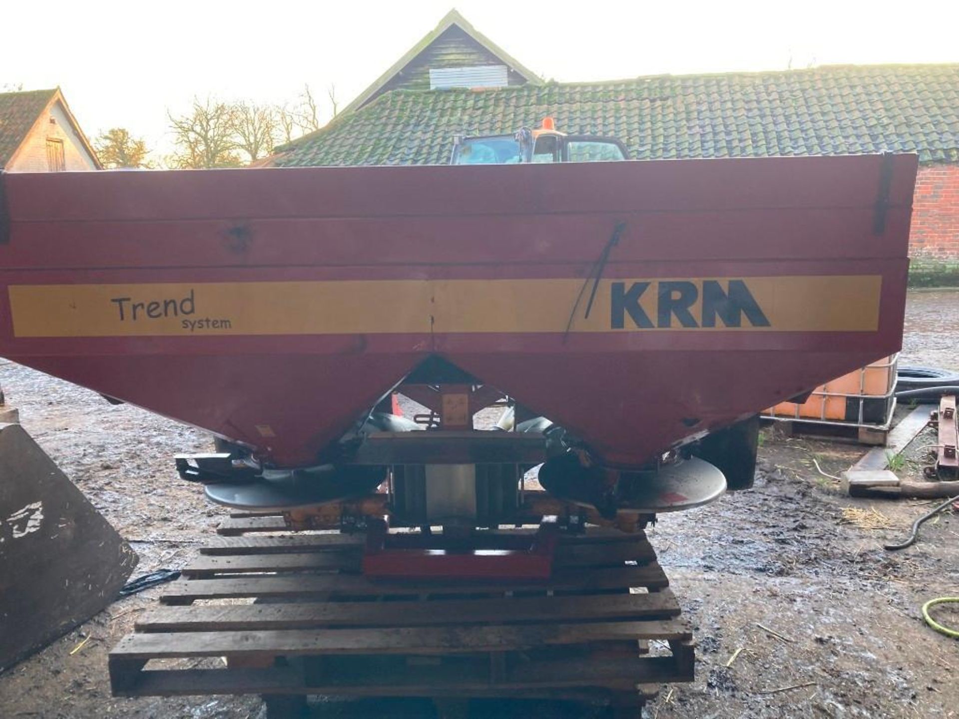 2002 KRM 24m Fertiliser Spreader - Image 2 of 5