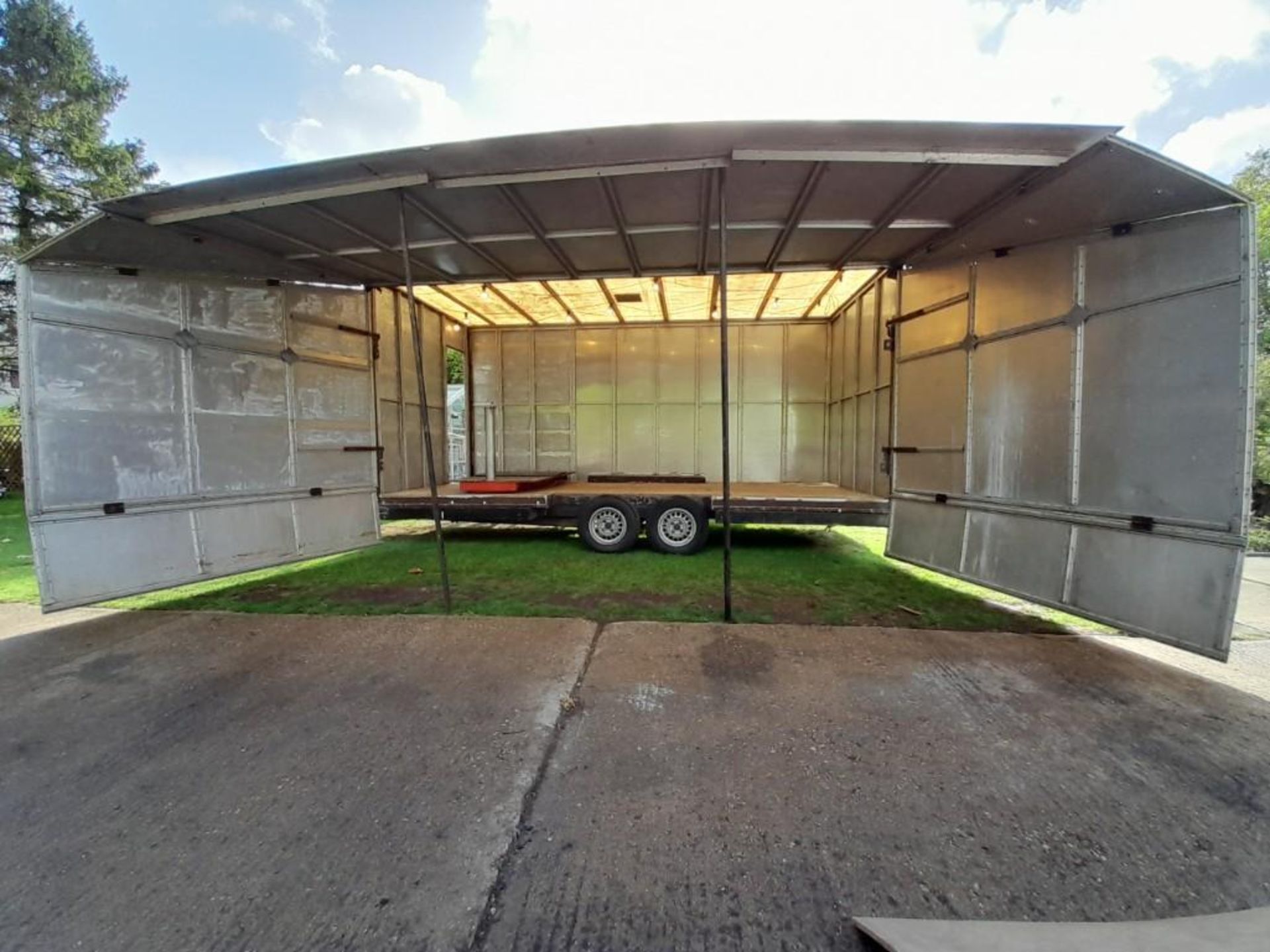 18ft Exhibition Trailer - Image 4 of 5