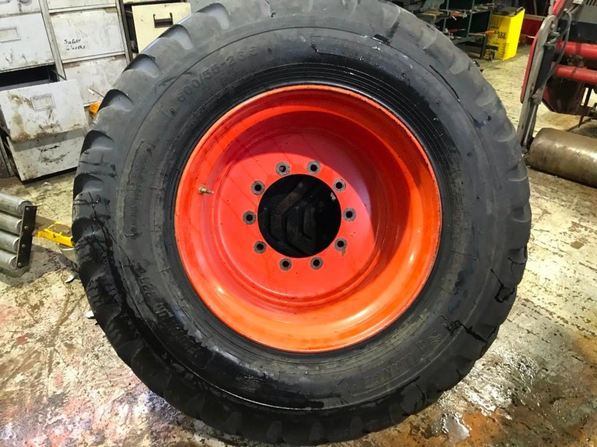 Alliance 328 600/55 R 26.5 Flotation wheels and tyres