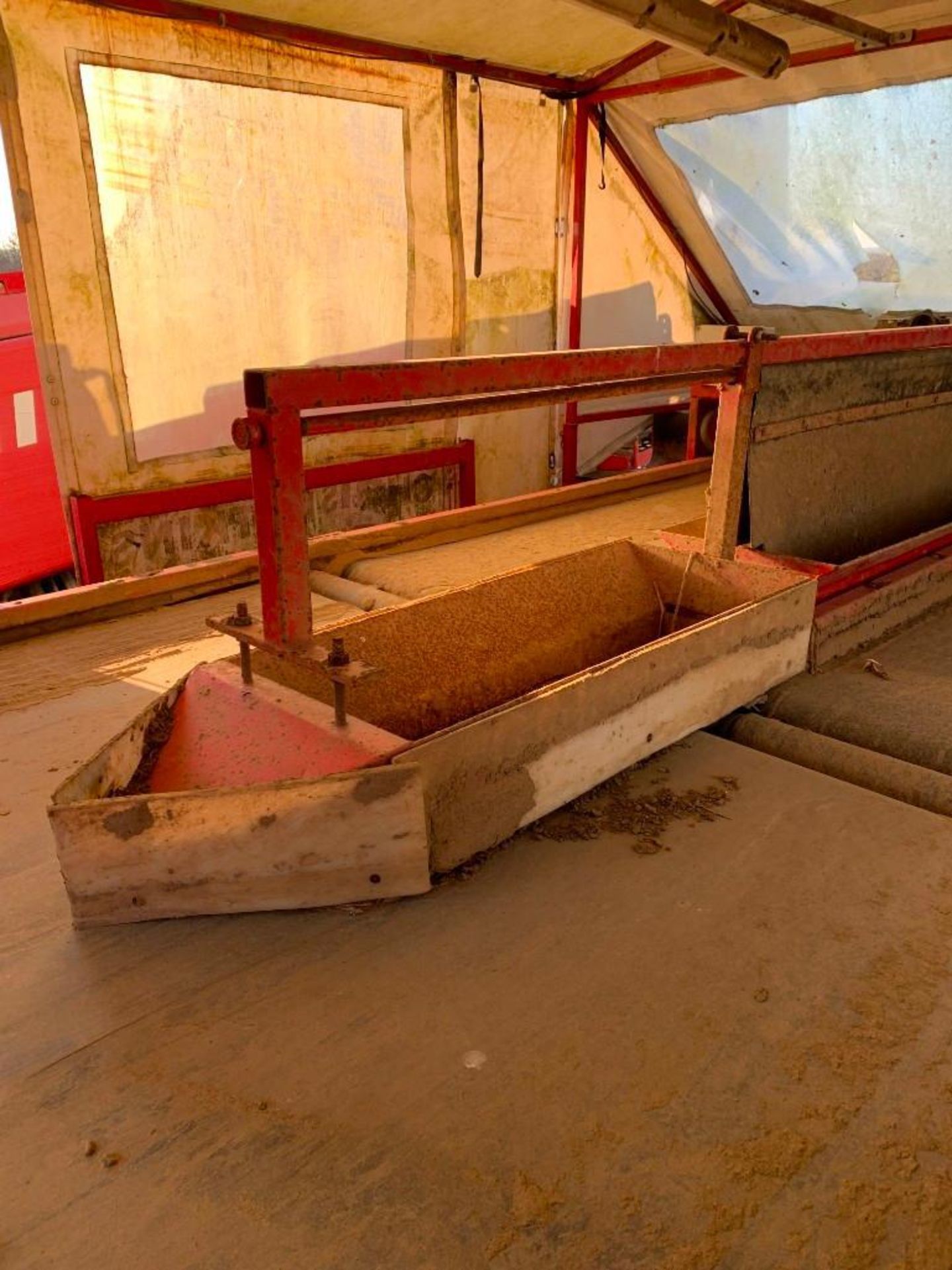 Tong Caretaker 1800 Grader - Image 8 of 10