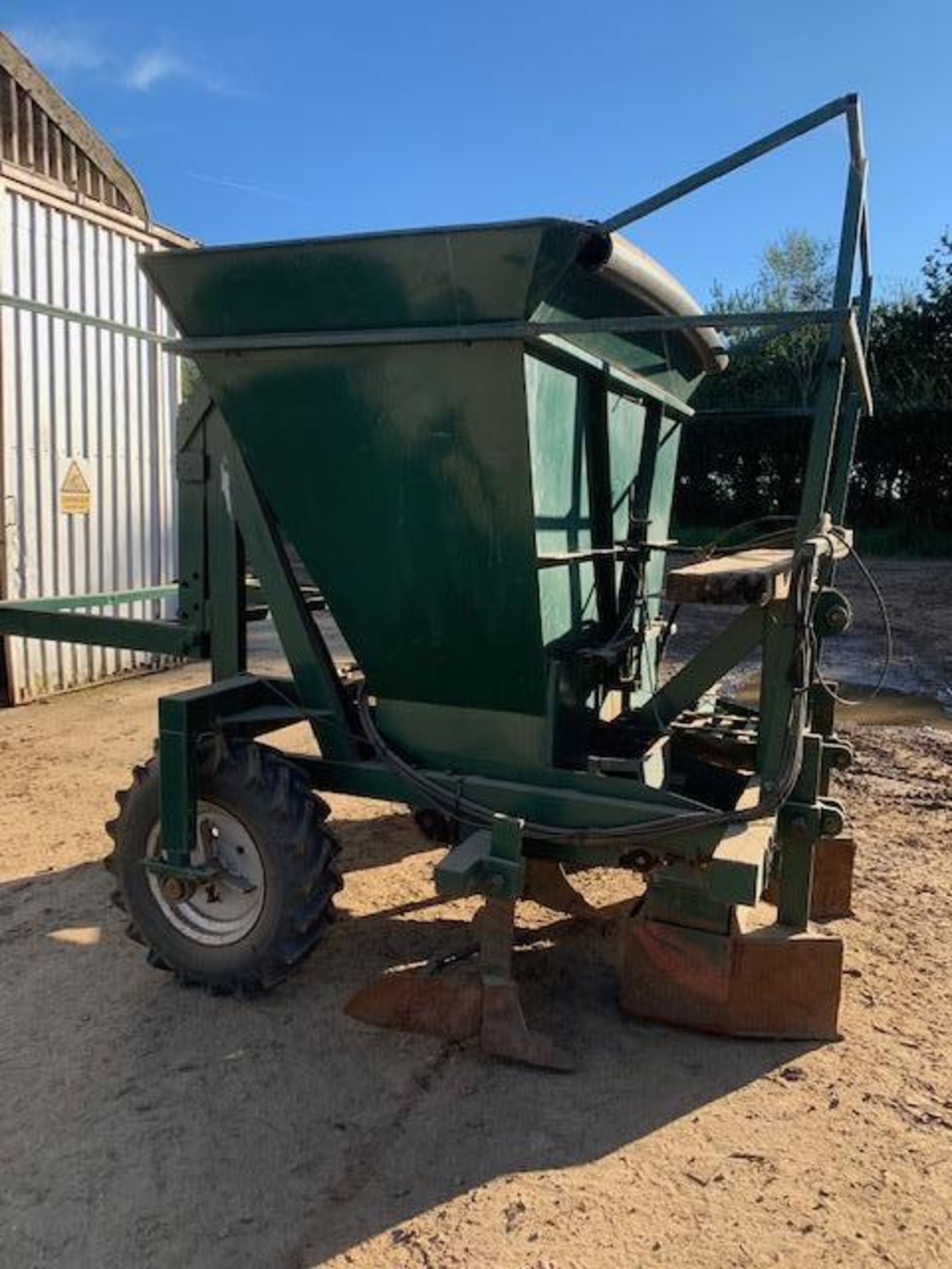 Secker Welding Daffodil Planter