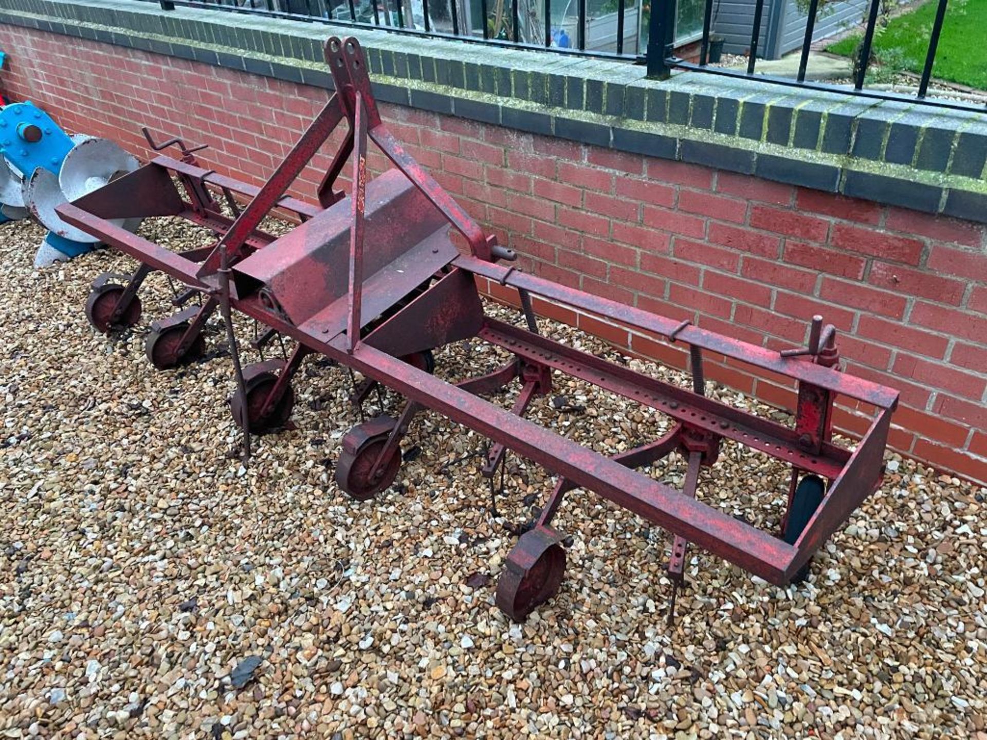 Sugar beet separator 6 row, PTO driven, linkage mounted - Image 3 of 3