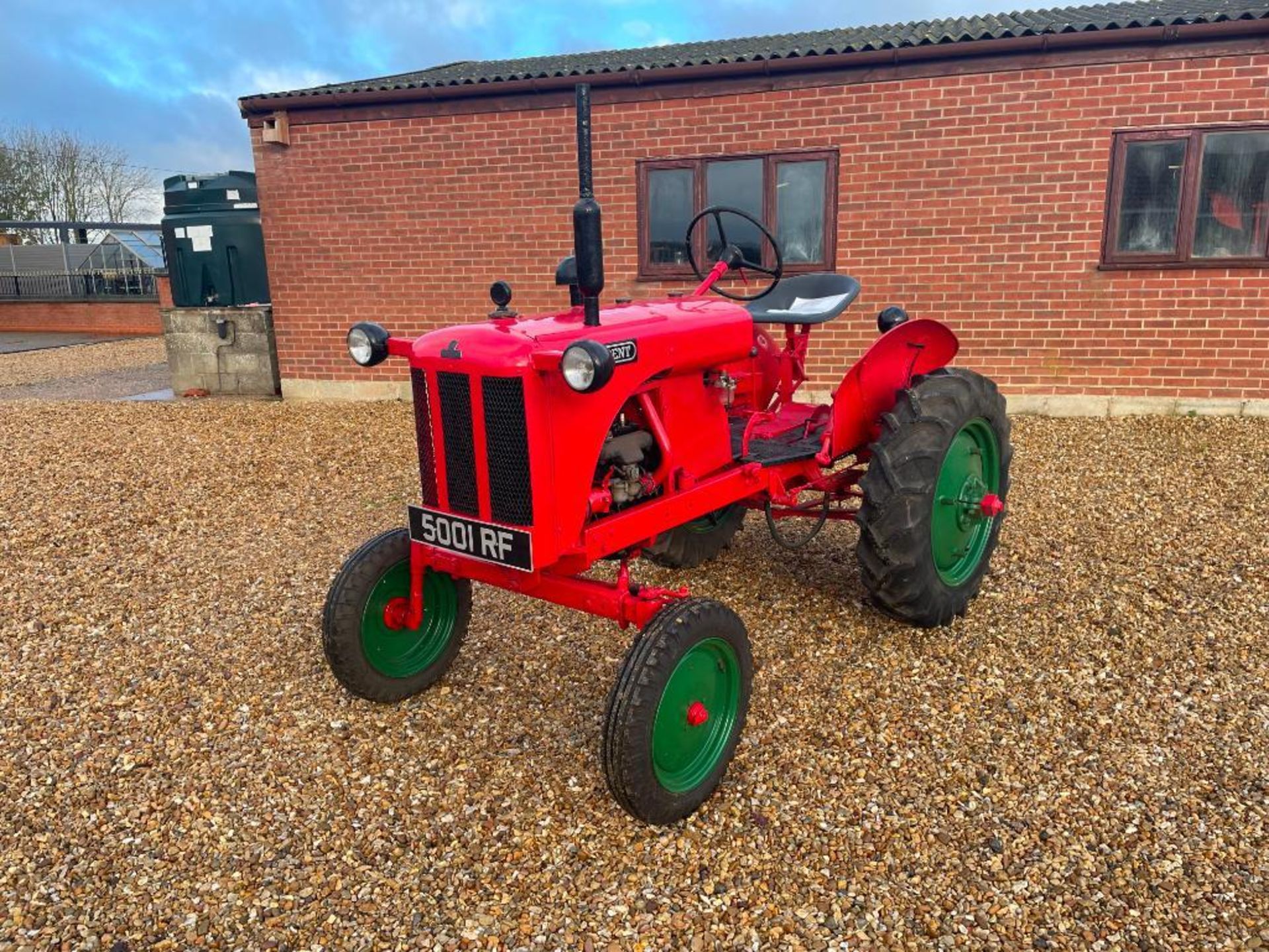 1951 BMB President TVO 2wd tractor on 4.00-15 front and 900-24 rear wheels and tyres with rear linka - Image 2 of 20