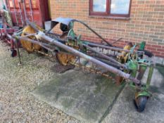 John Deere Lanz NR800 hay turner wuffler with side delivery. Serial No: 6418 NB: Comes with manual