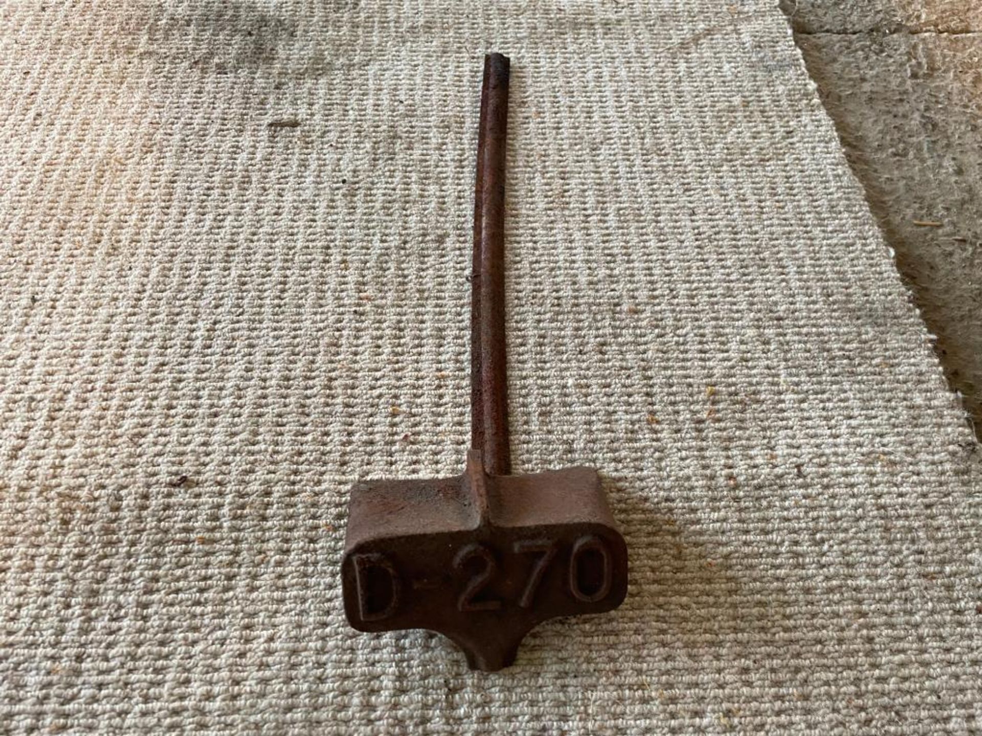 Allis Chalmers cast D-270 bonnet badge and trim - Image 2 of 2