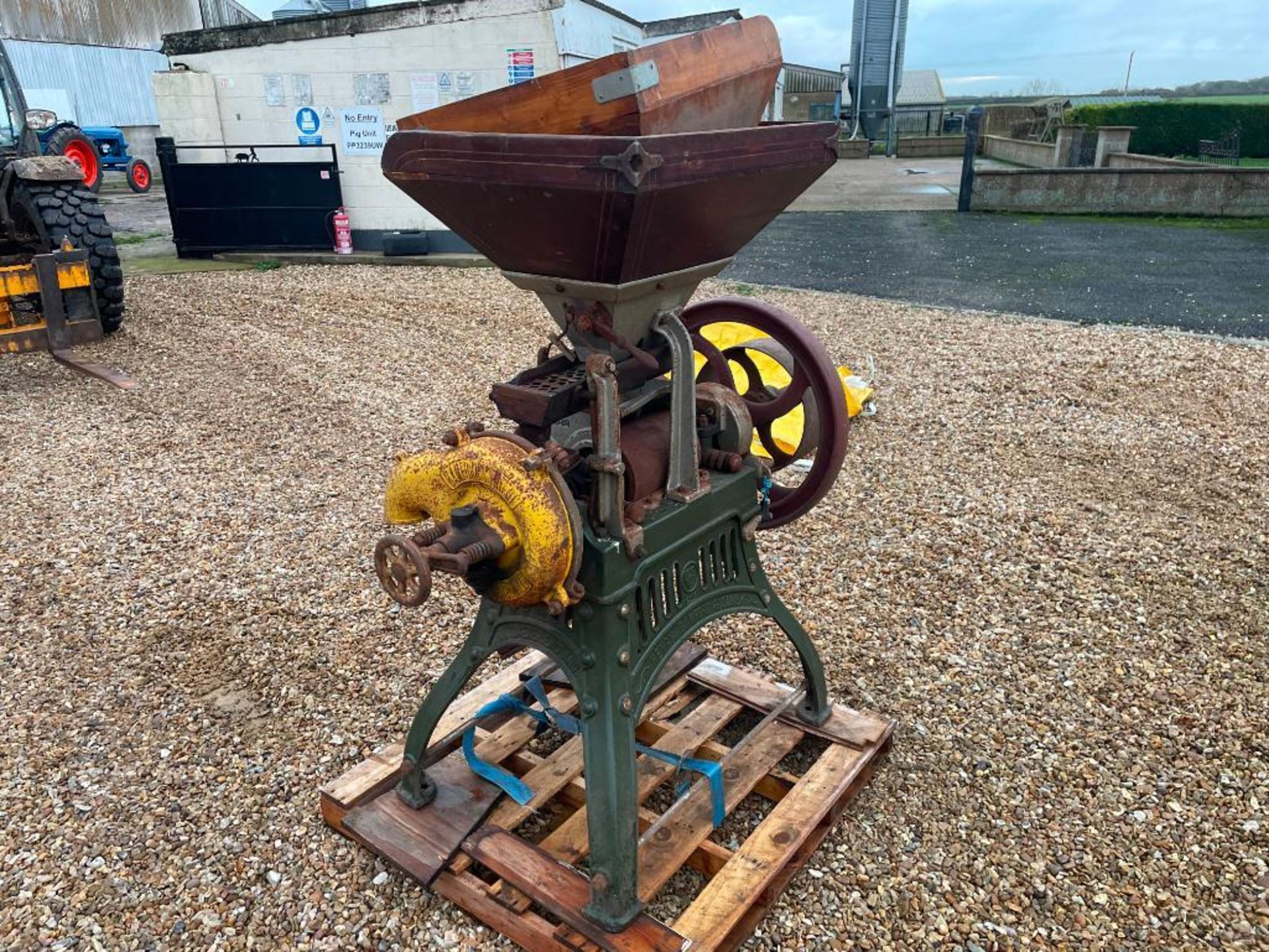 Henry Bamford & Son roller mill with hopper - Image 5 of 5