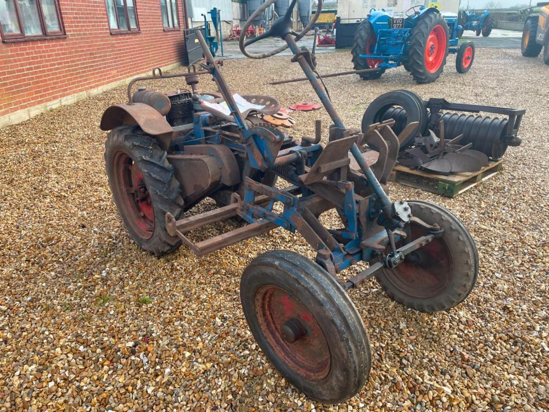 1949 Garner Light Tractor 2wd petrol tractor with JAP Model S air cooled engine on 7.50-16 front and - Image 8 of 19