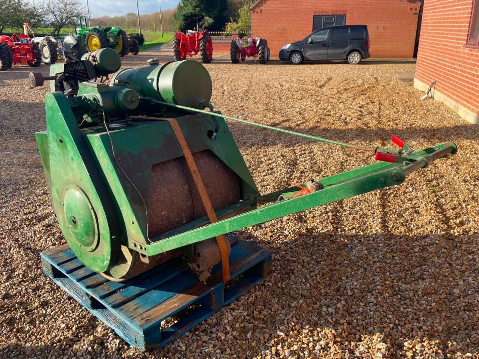 Greens grass path roller with petrol engine - Image 8 of 12