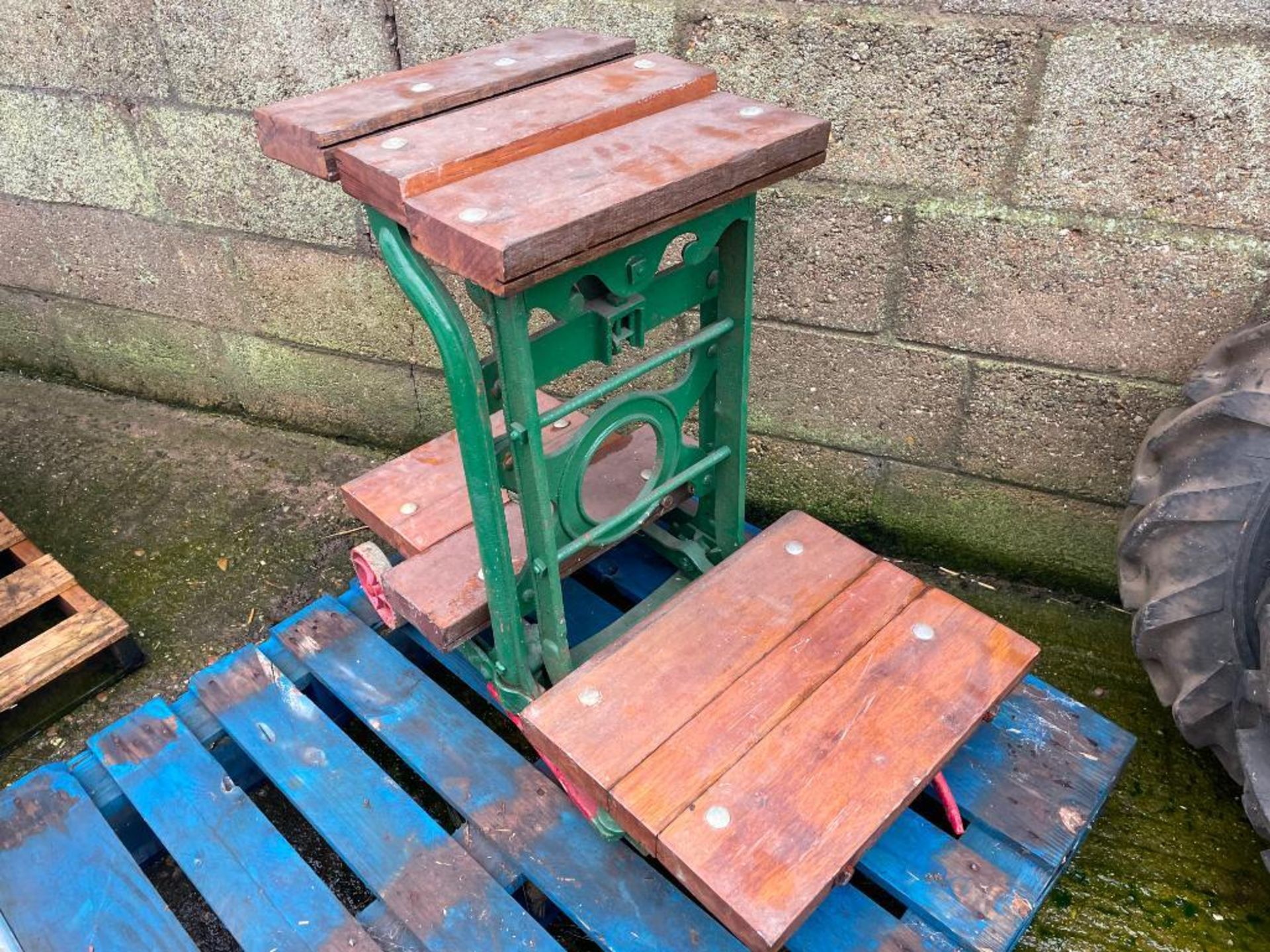 Balance scales, restored - Image 2 of 3