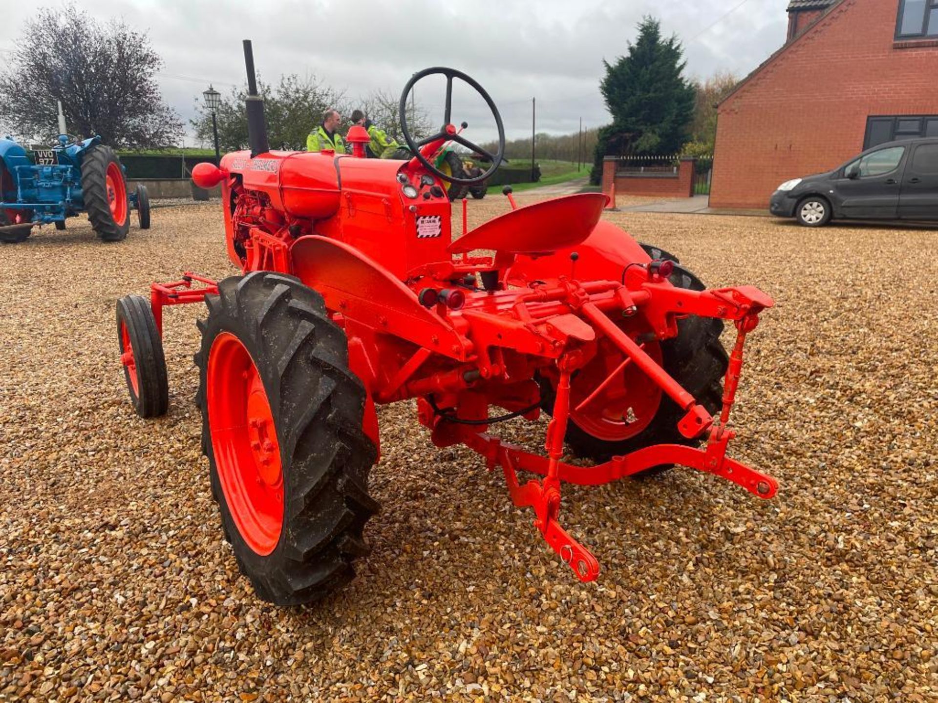 c.1962 Allis Chalmers D-270 P3 diesel 2wd tractor on 5.00-15 front and 8.3-24 rear wheels and tyres - Image 9 of 23