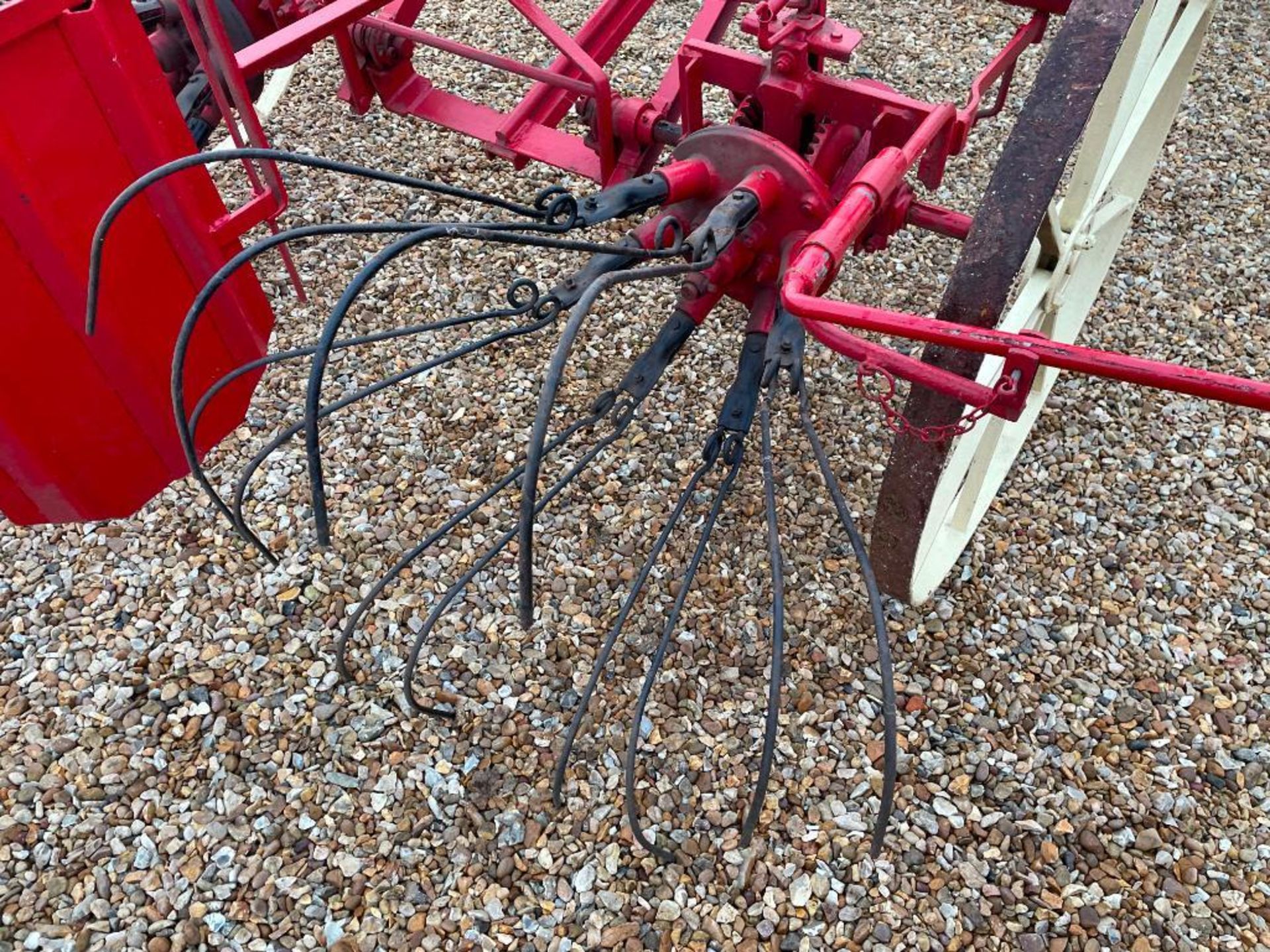 Massey Harris Dickie Model H hay turner with swath tines and hay collector, trailed. Serial No: 1248 - Image 7 of 9
