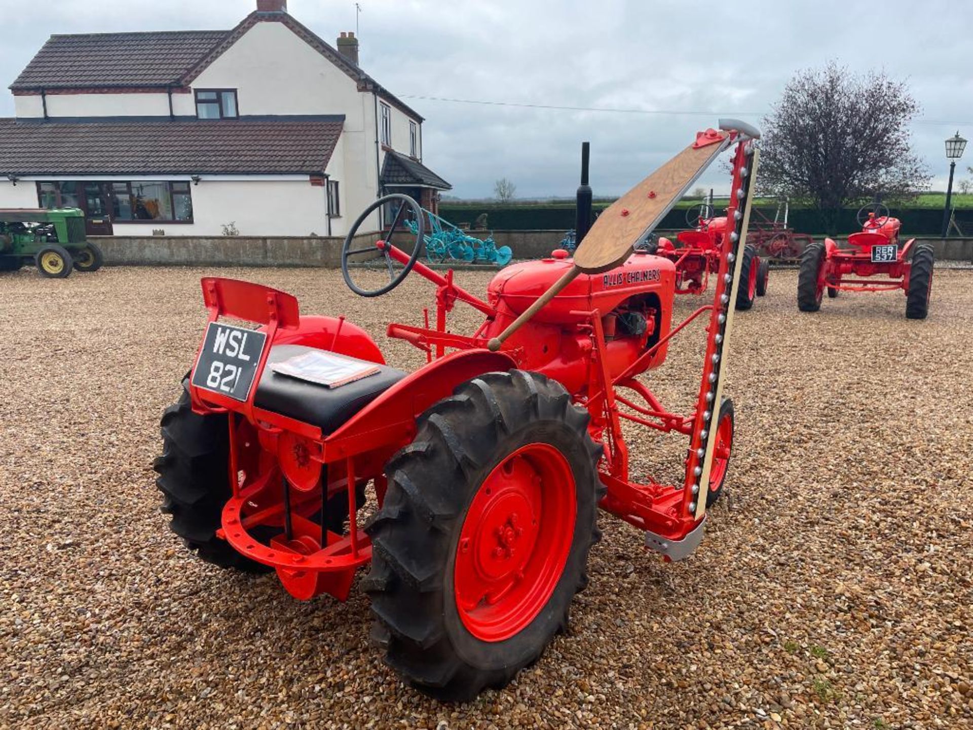 1941 Allis Chalmers Model B TVO Bow Front 2wd tractor on 4.00-15 front and 11.2-24 rear wheels and t - Image 7 of 20