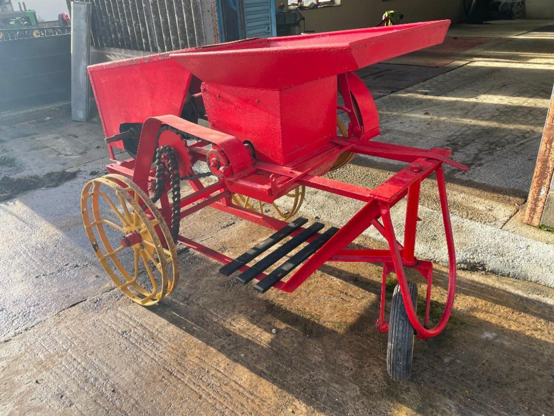 Russells of Kirby Moorside TC9A mobile root cutter - Image 3 of 6