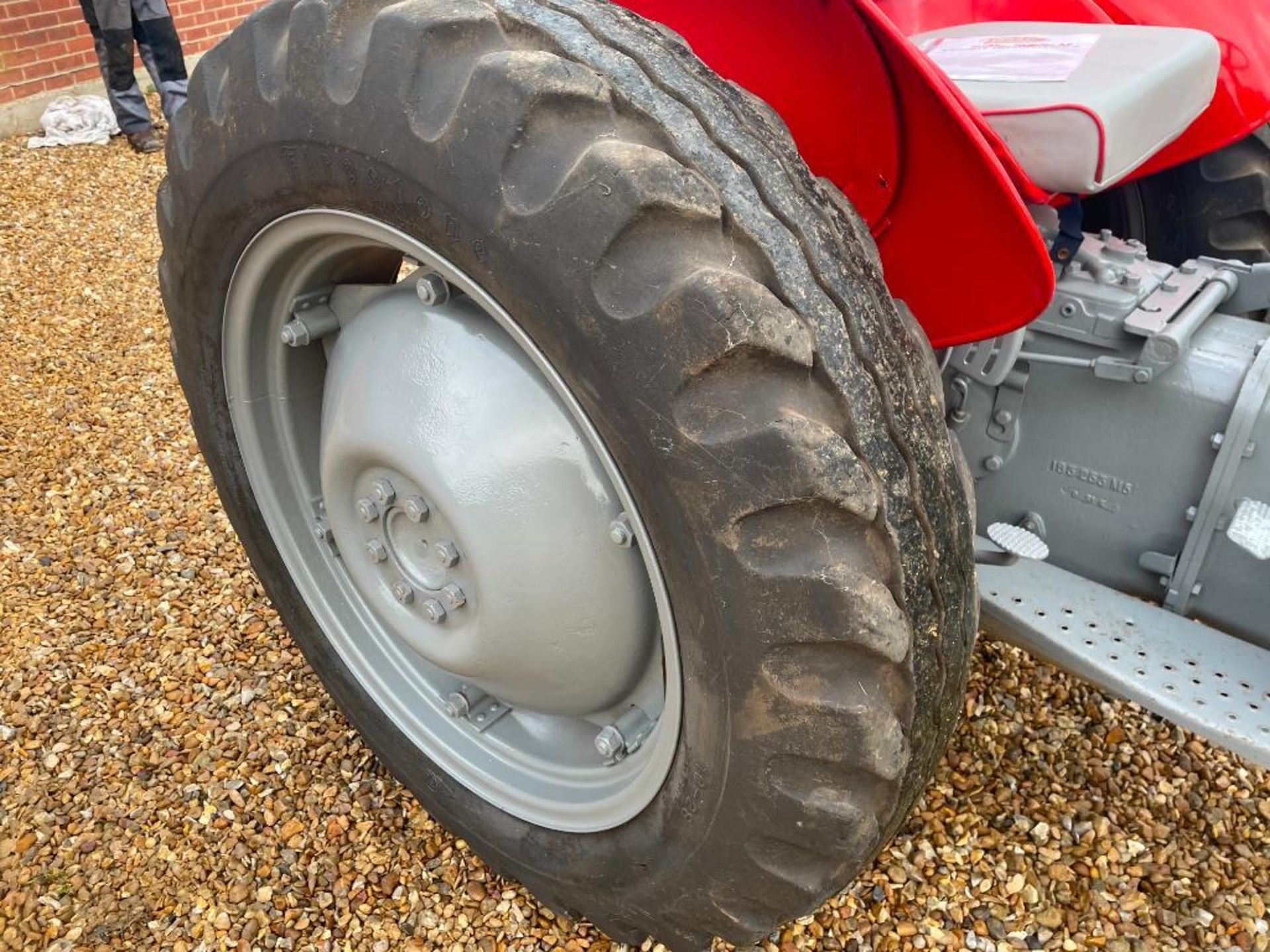 1962 Massey Ferguson 35 Industrial petrol 2wd tractor on 6.00-16 front and 10.00-28IND rear wheels a - Image 17 of 19