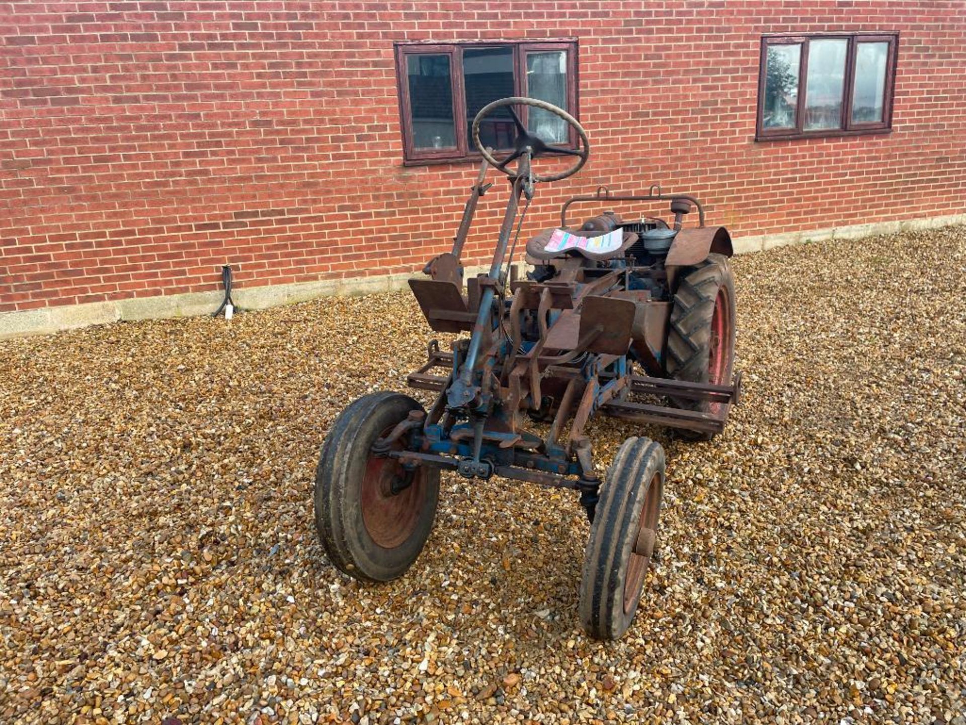 1949 Garner Light Tractor 2wd petrol tractor with JAP Model S air cooled engine on 7.50-16 front and - Image 3 of 19